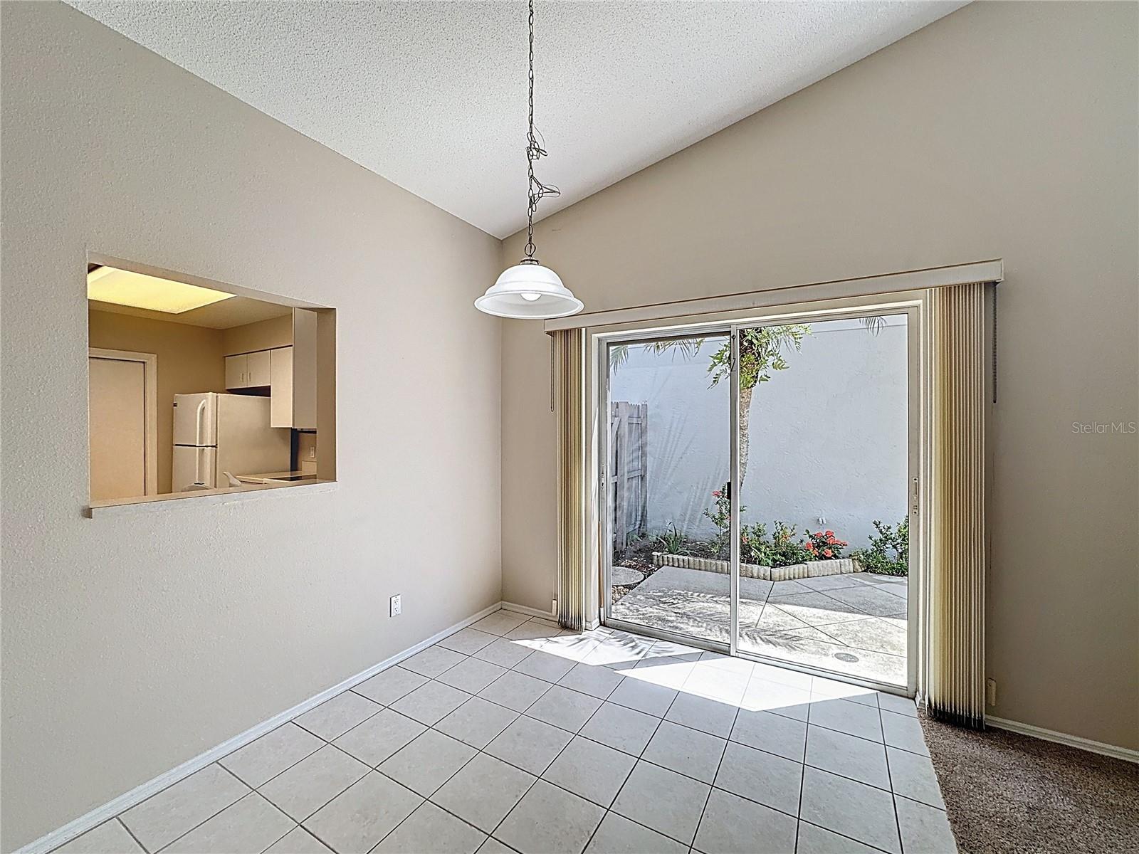 677 IRONWOOD CIR #104, VENICE, FL, 34292