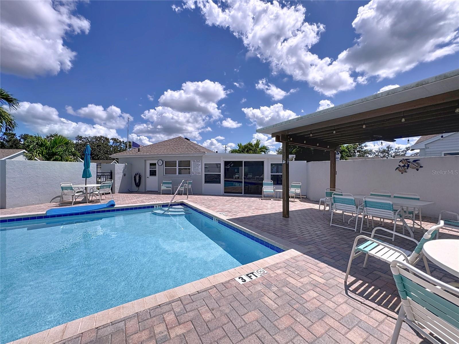 677 IRONWOOD CIR #104, VENICE, FL, 34292