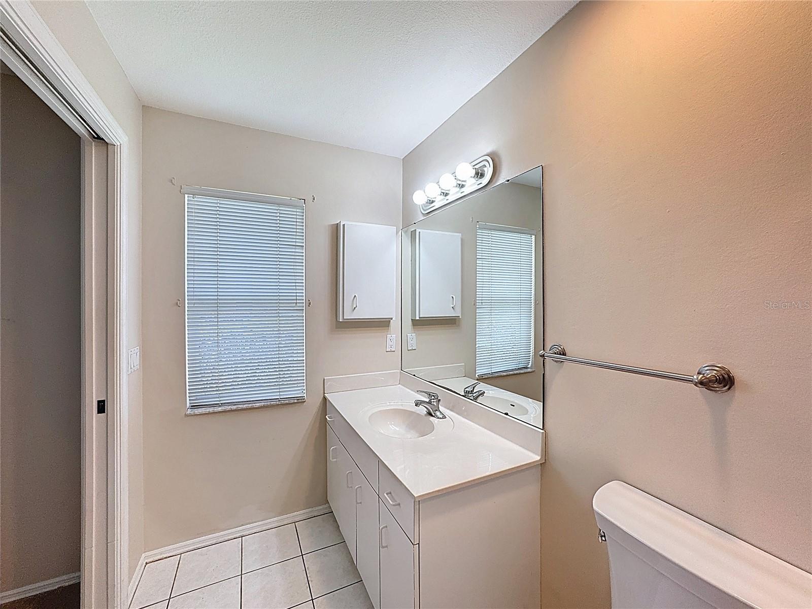 677 IRONWOOD CIR #104, VENICE, FL, 34292