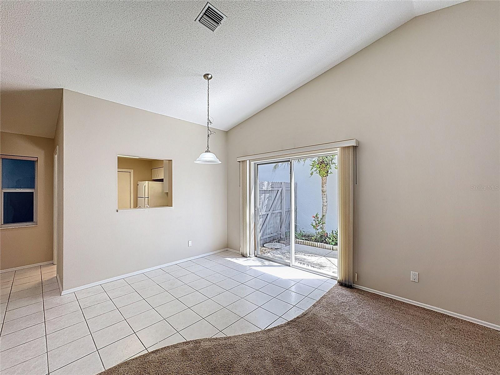 677 IRONWOOD CIR #104, VENICE, FL, 34292