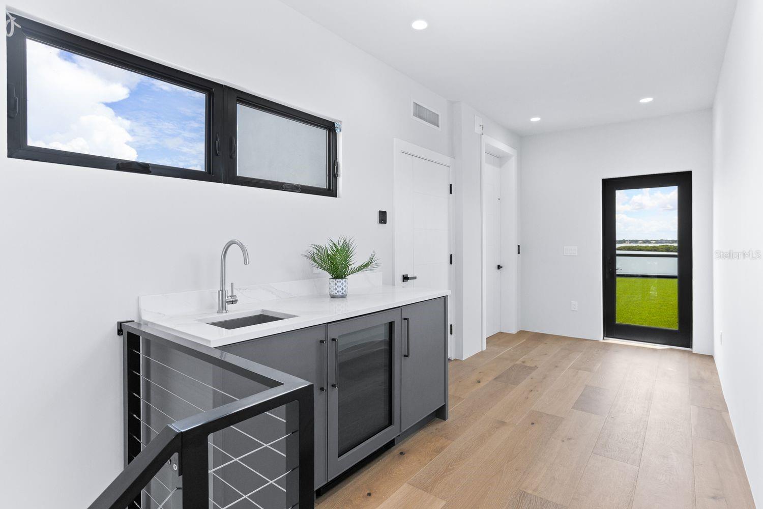 TB8427384 Property Photo