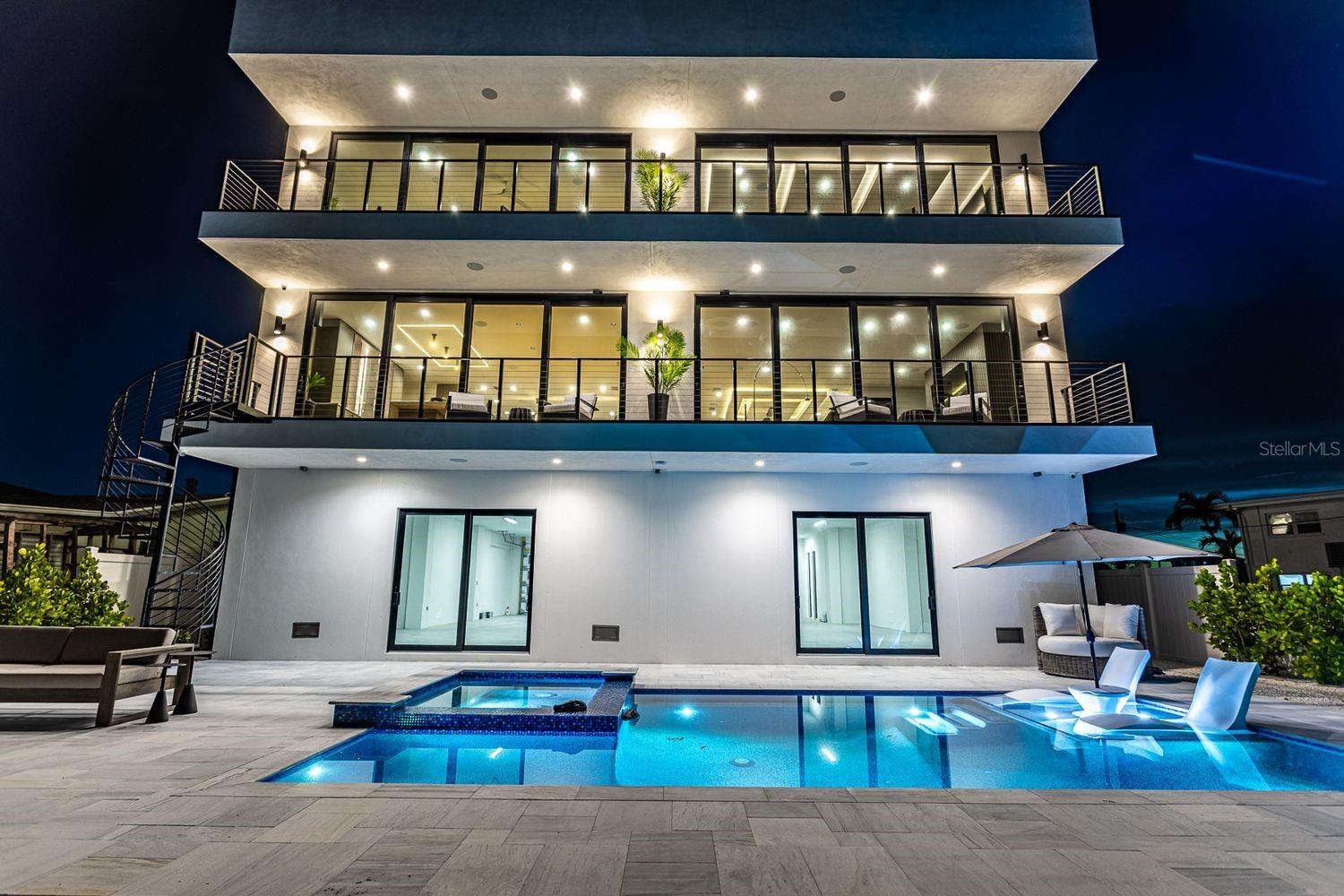 TB8427384 Property Photo