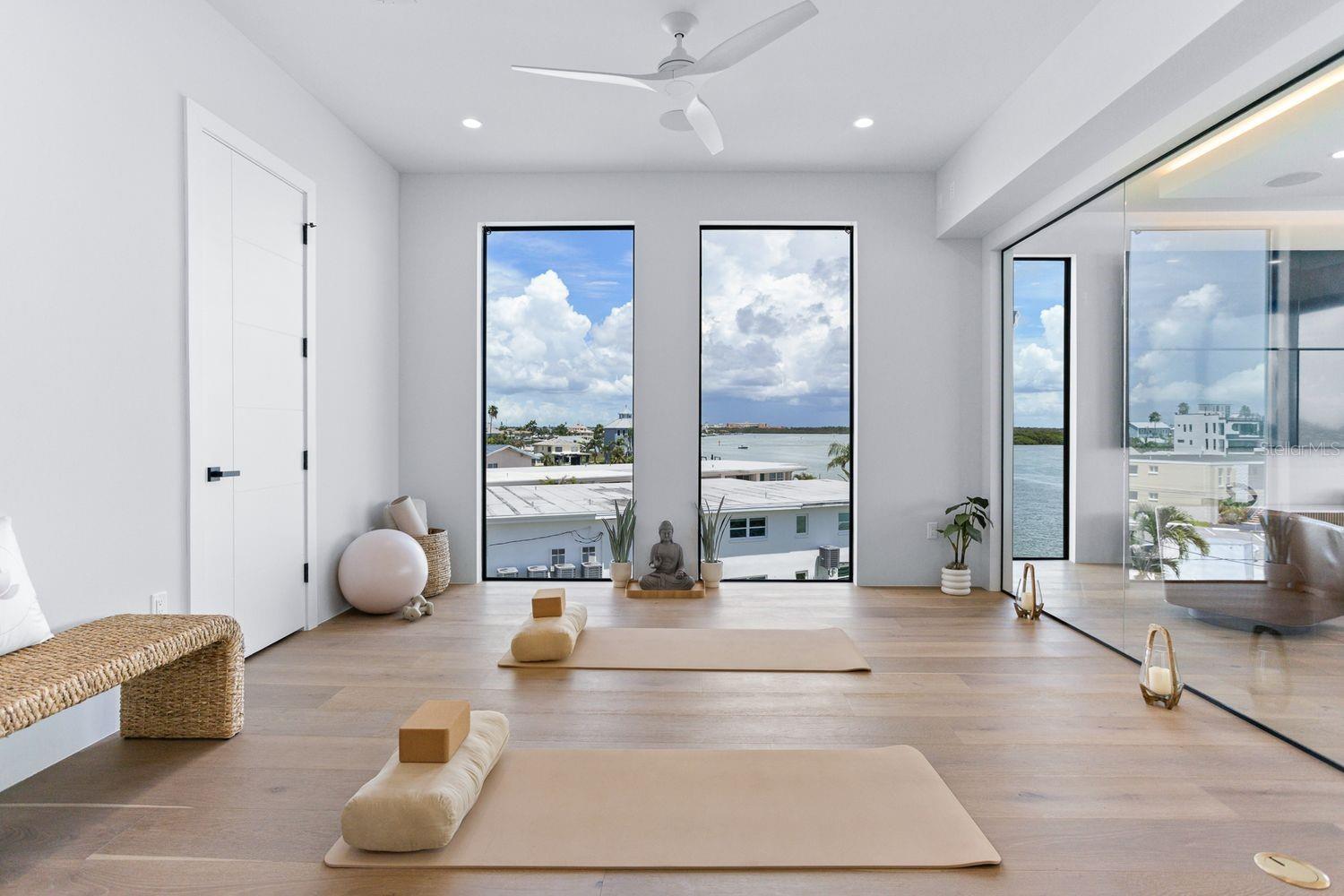 TB8427384 Property Photo