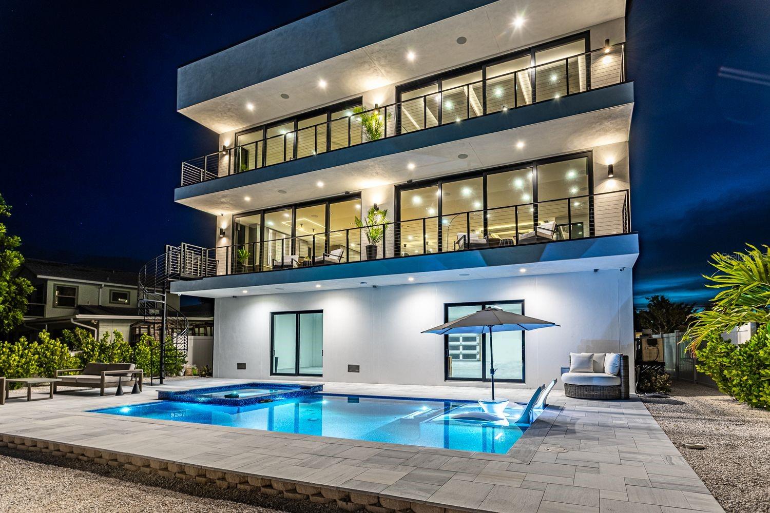 TB8427384 Property Photo