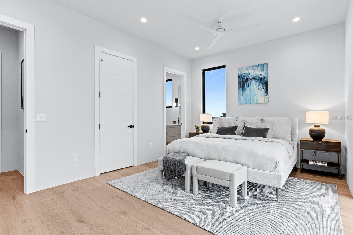 TB8427384 Property Photo