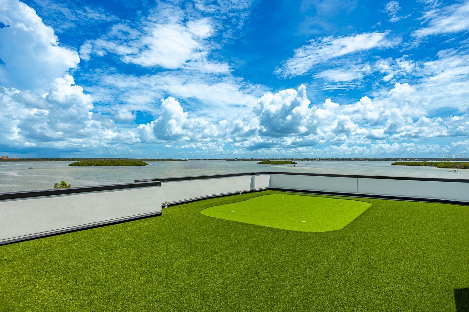 TB8427384 Property Photo