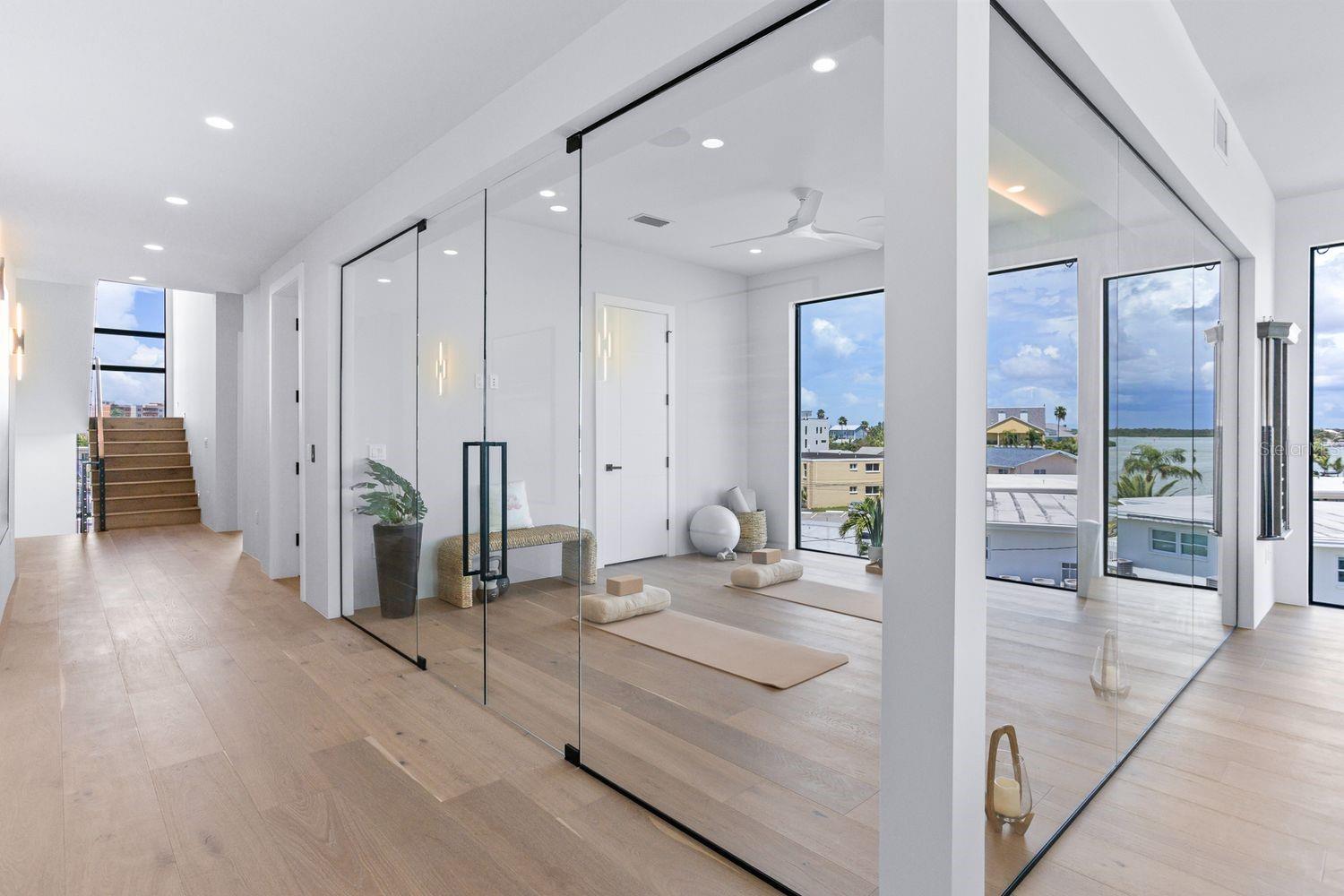 TB8427384 Property Photo