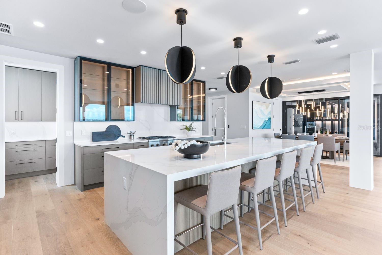 TB8427384 Property Photo