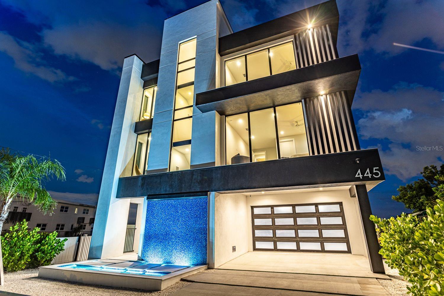 TB8427384 Property Photo