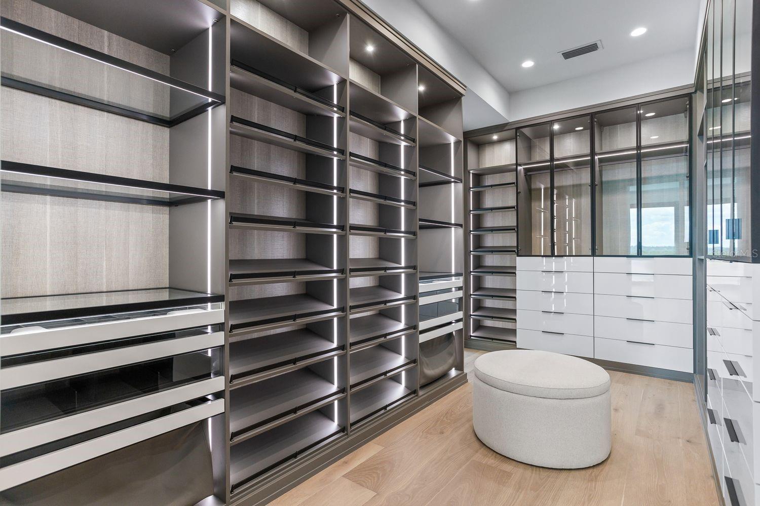 TB8427384 Property Photo