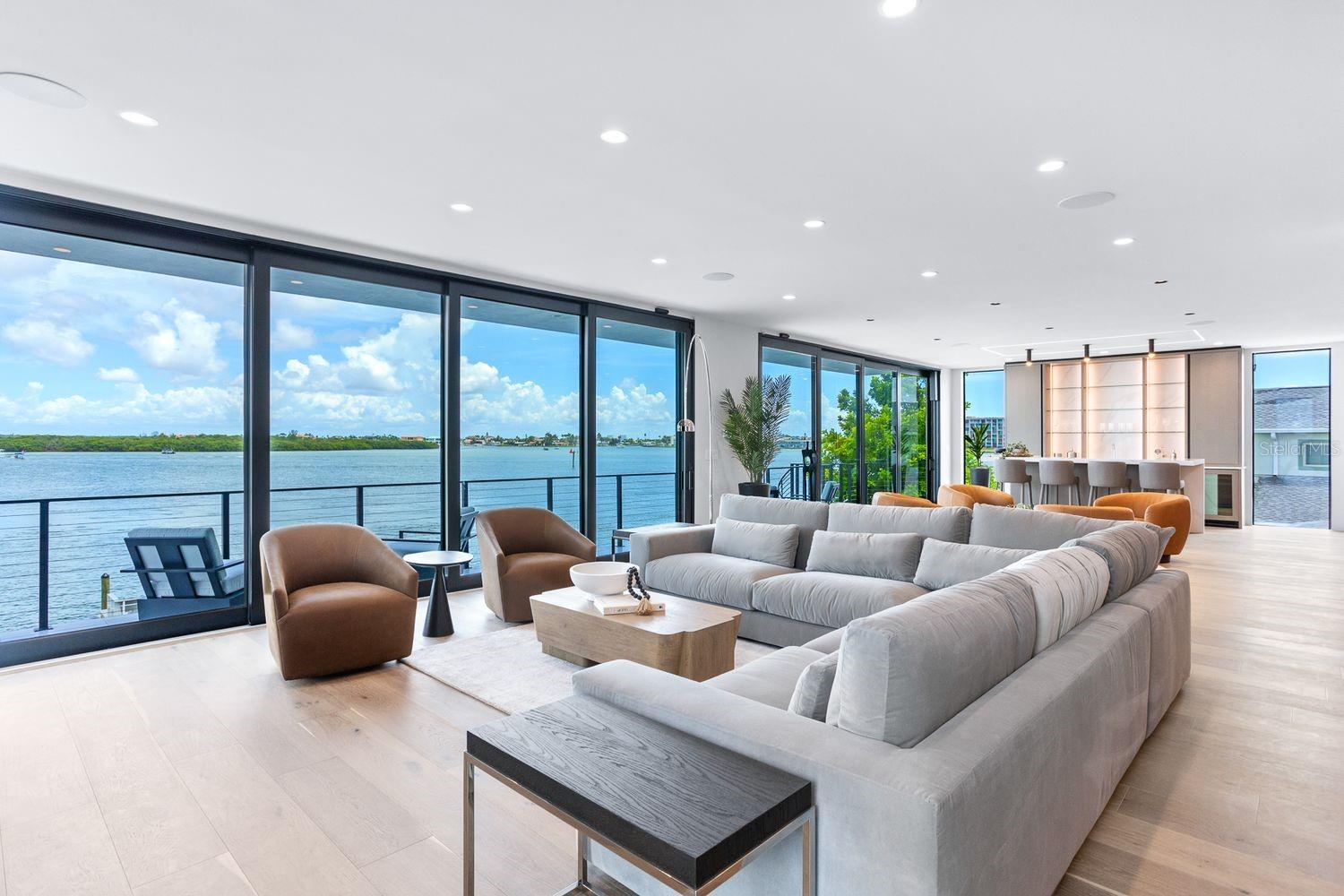 TB8427384 Property Photo