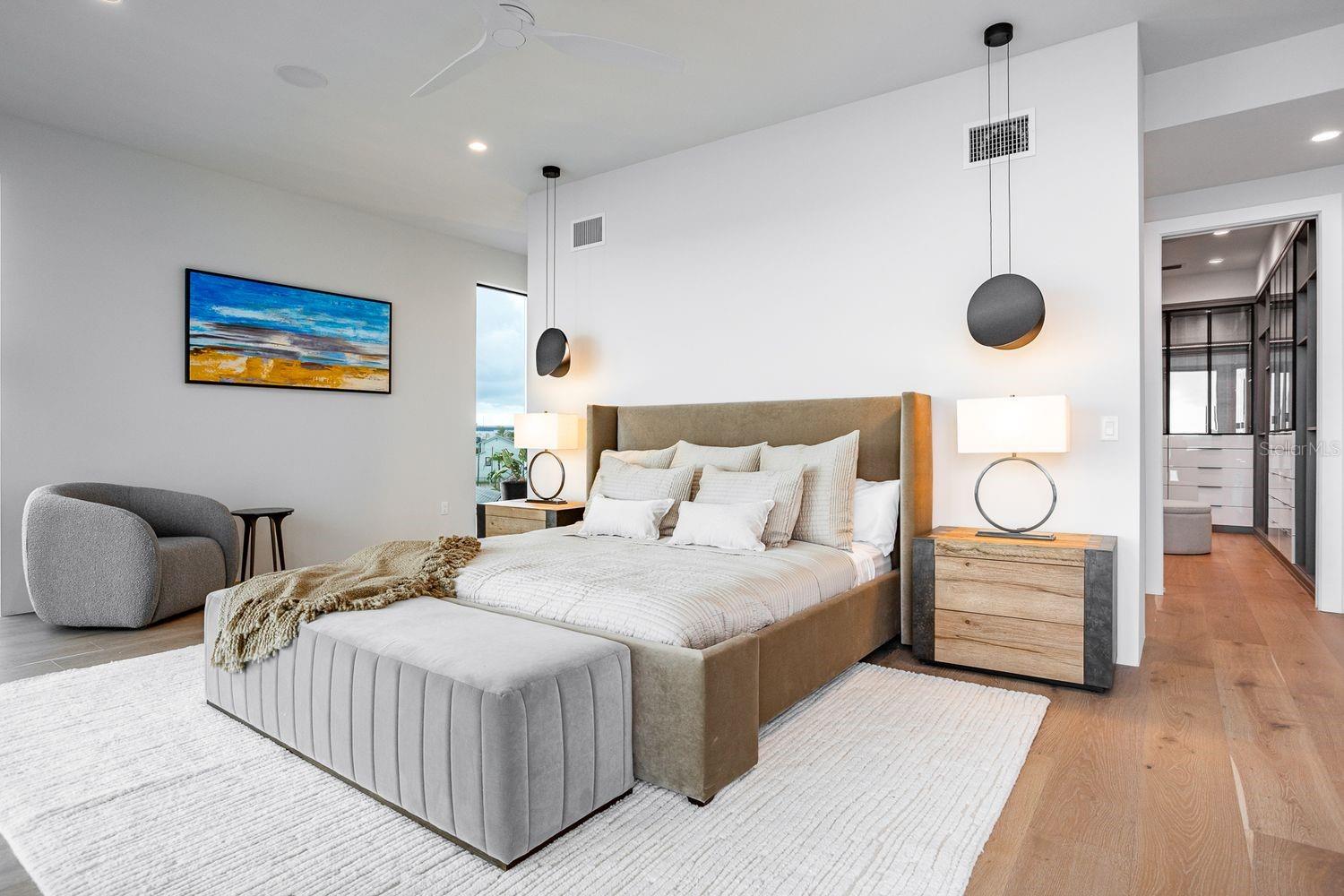 TB8427384 Property Photo