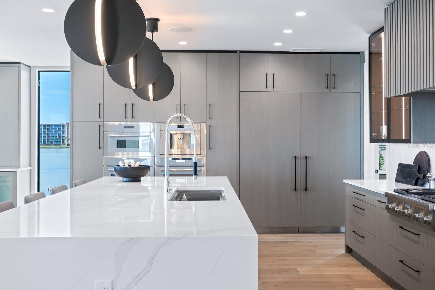 TB8427384 Property Photo