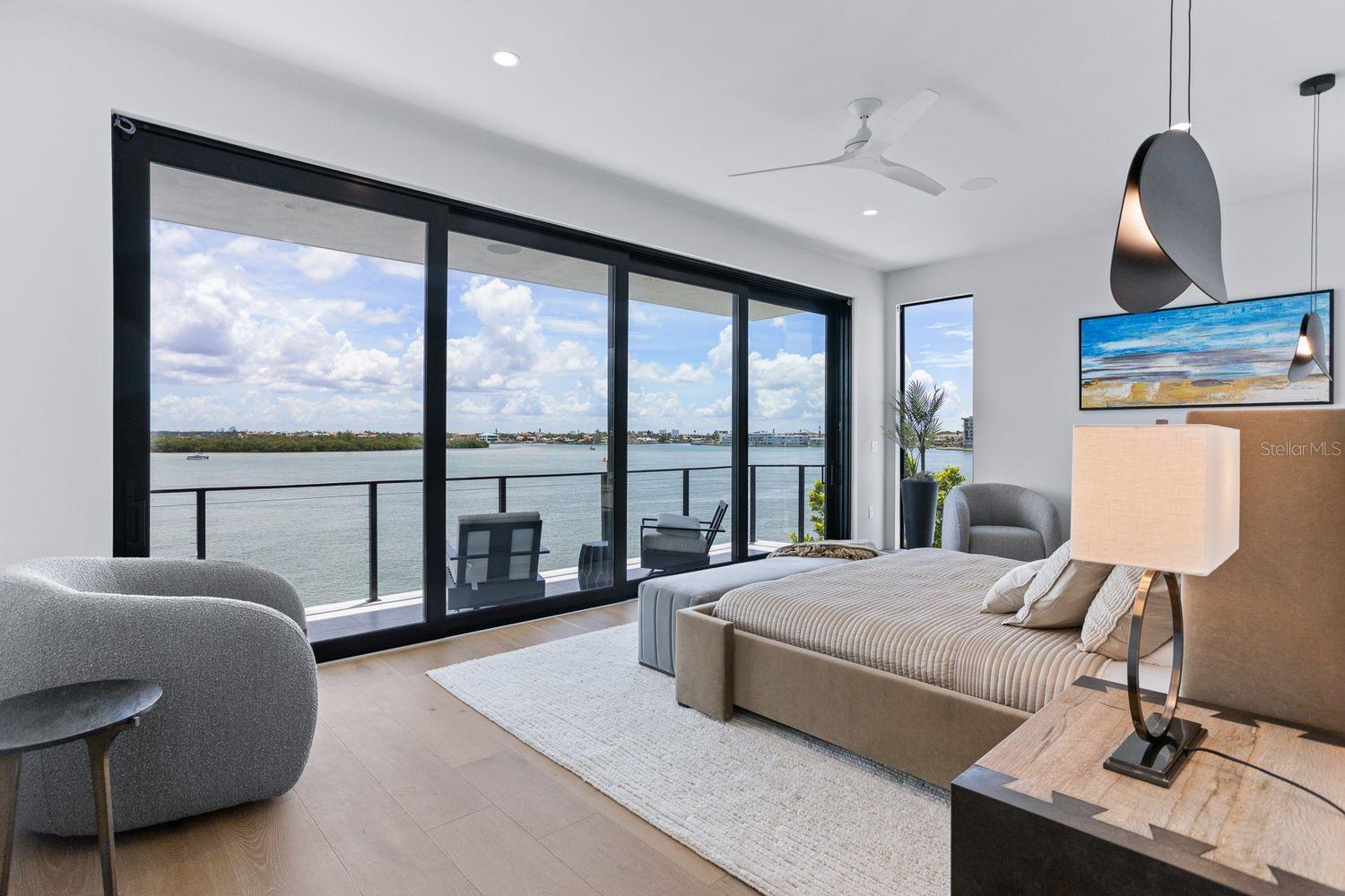 TB8427384 Property Photo