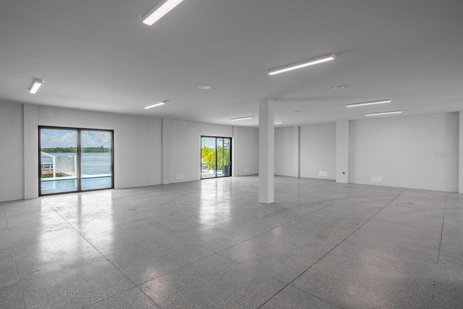 TB8427384 Property Photo