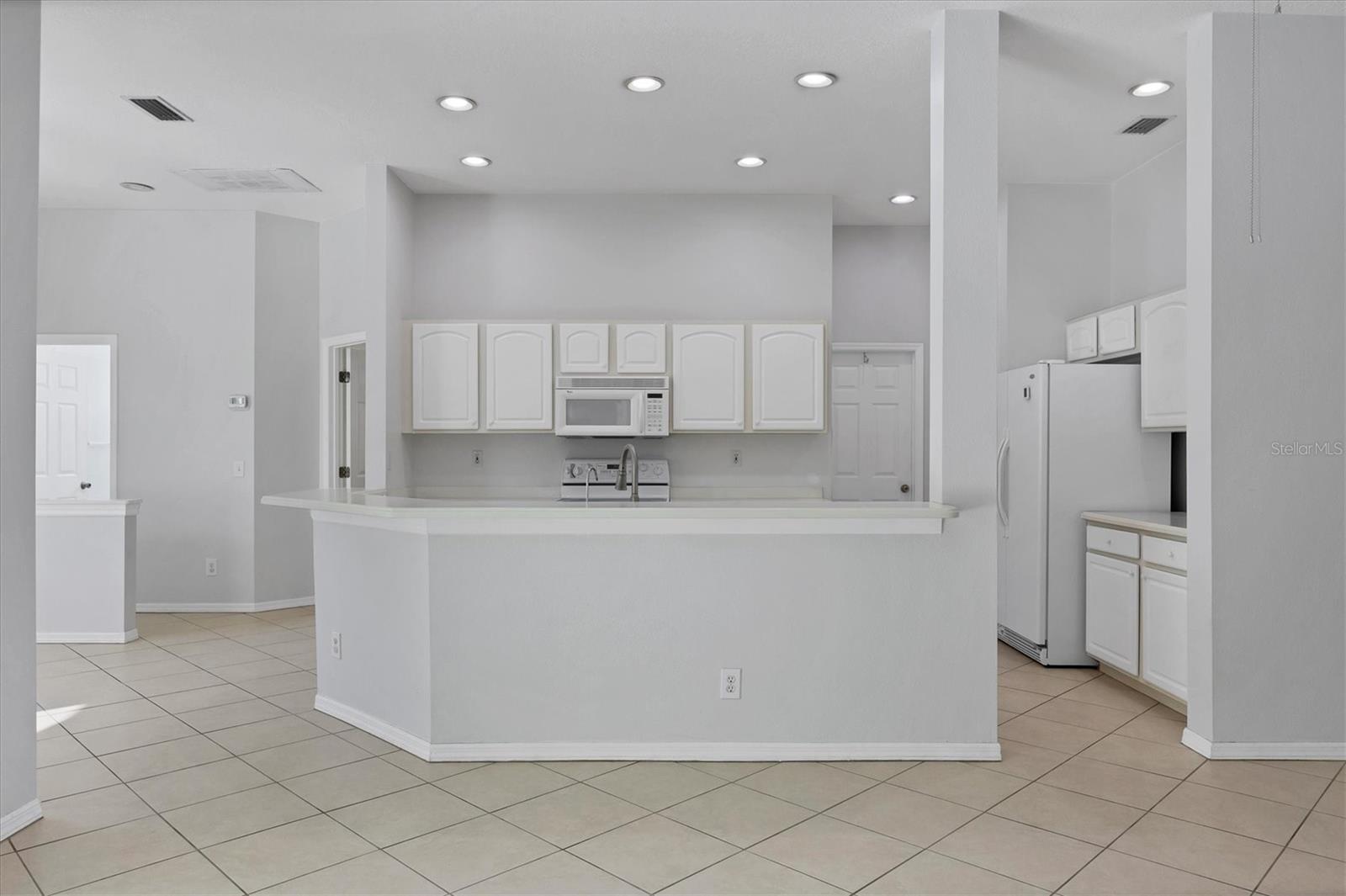 A4664981 Property Photo