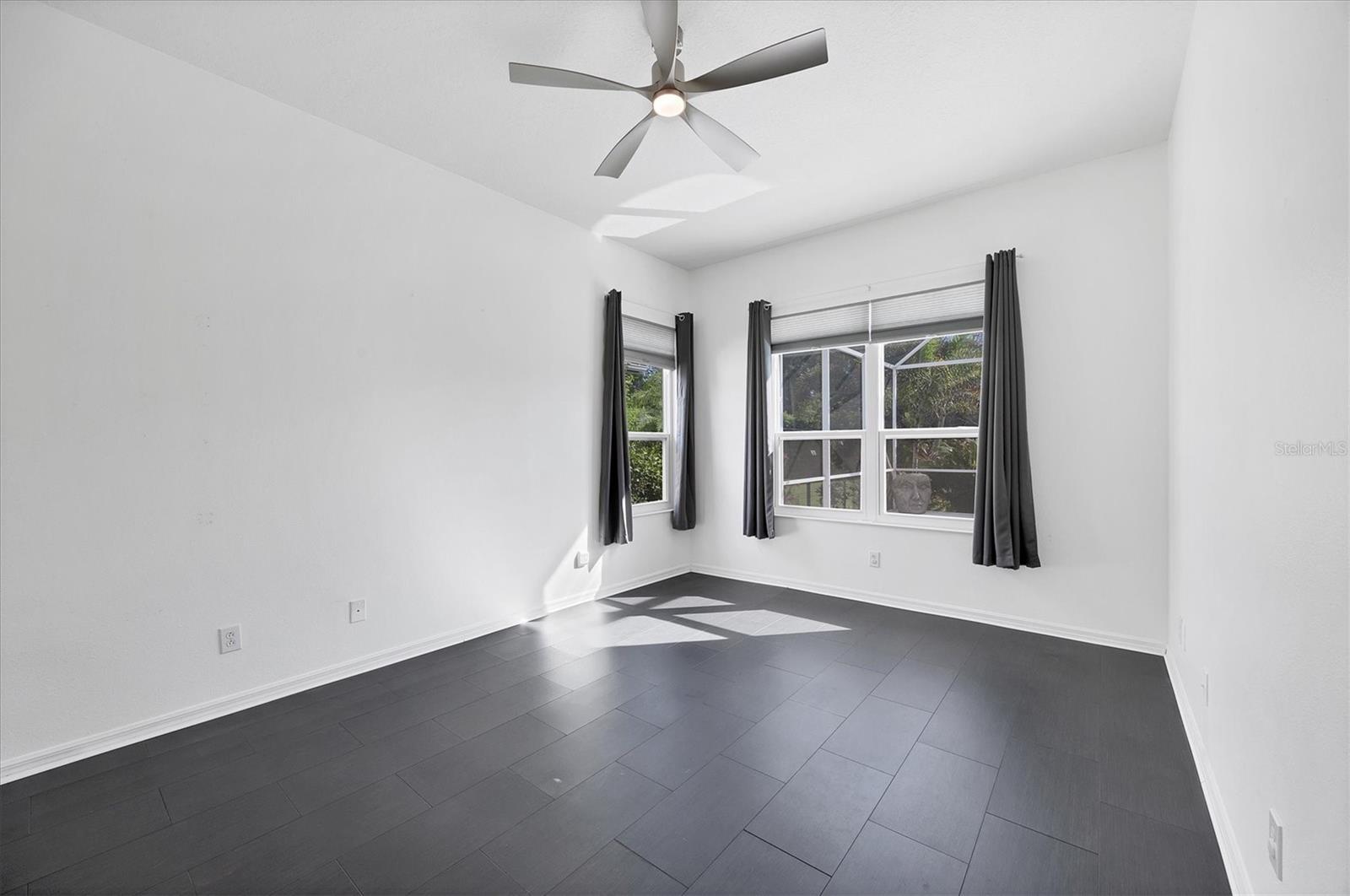 A4664981 Property Photo