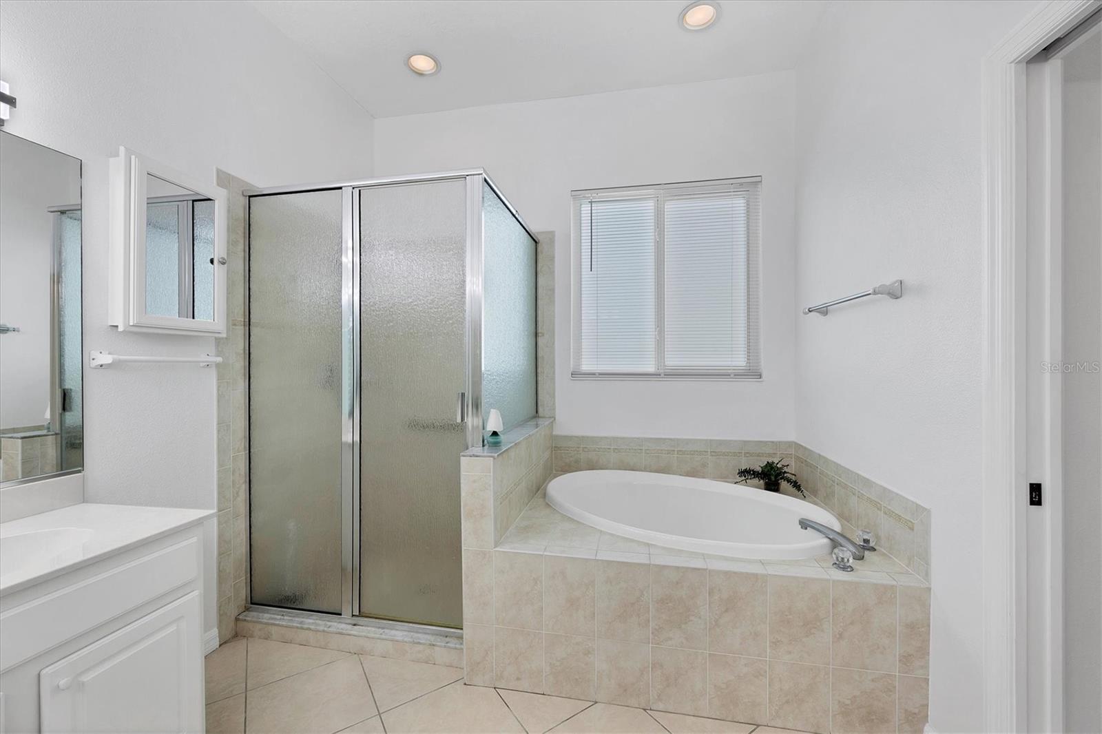 A4664981 Property Photo