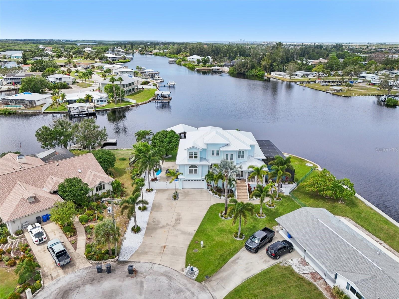 829 BLUE HERON BLVD, RUSKIN, FL, 33570