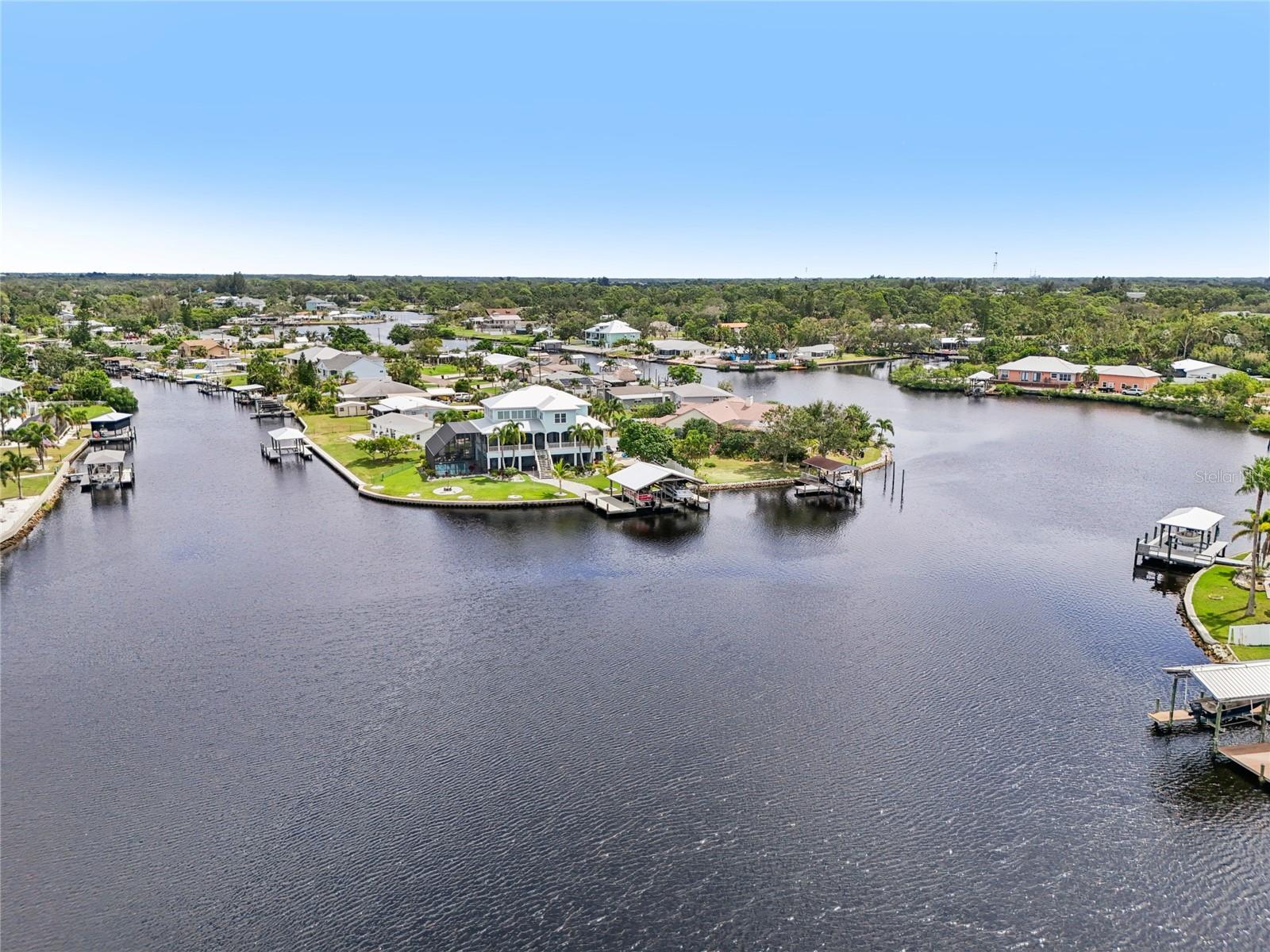 829 BLUE HERON BLVD, RUSKIN, FL, 33570