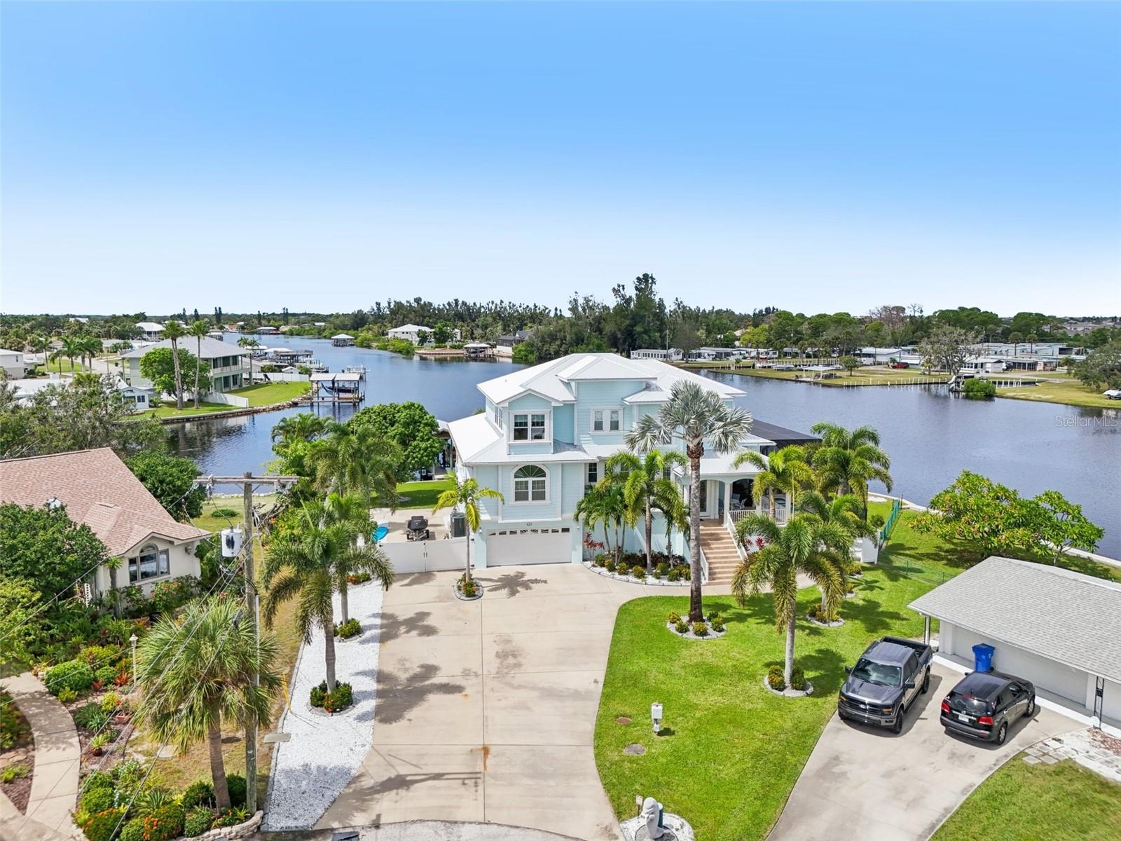 829 BLUE HERON BLVD, RUSKIN, FL, 33570