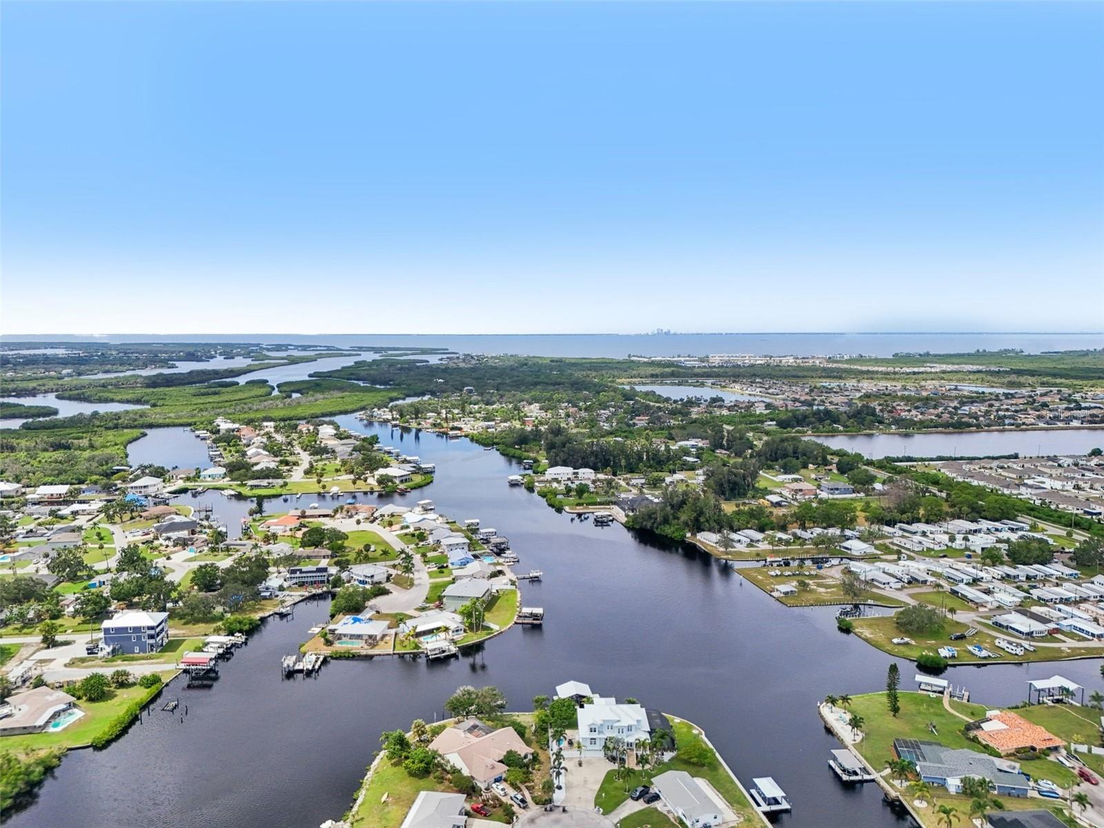 829 BLUE HERON BLVD, RUSKIN, FL, 33570