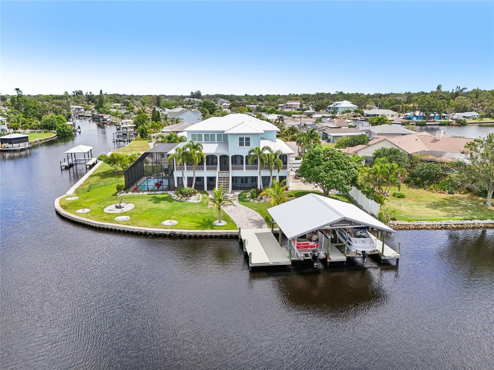 829 BLUE HERON BLVD, RUSKIN, FL, 33570
