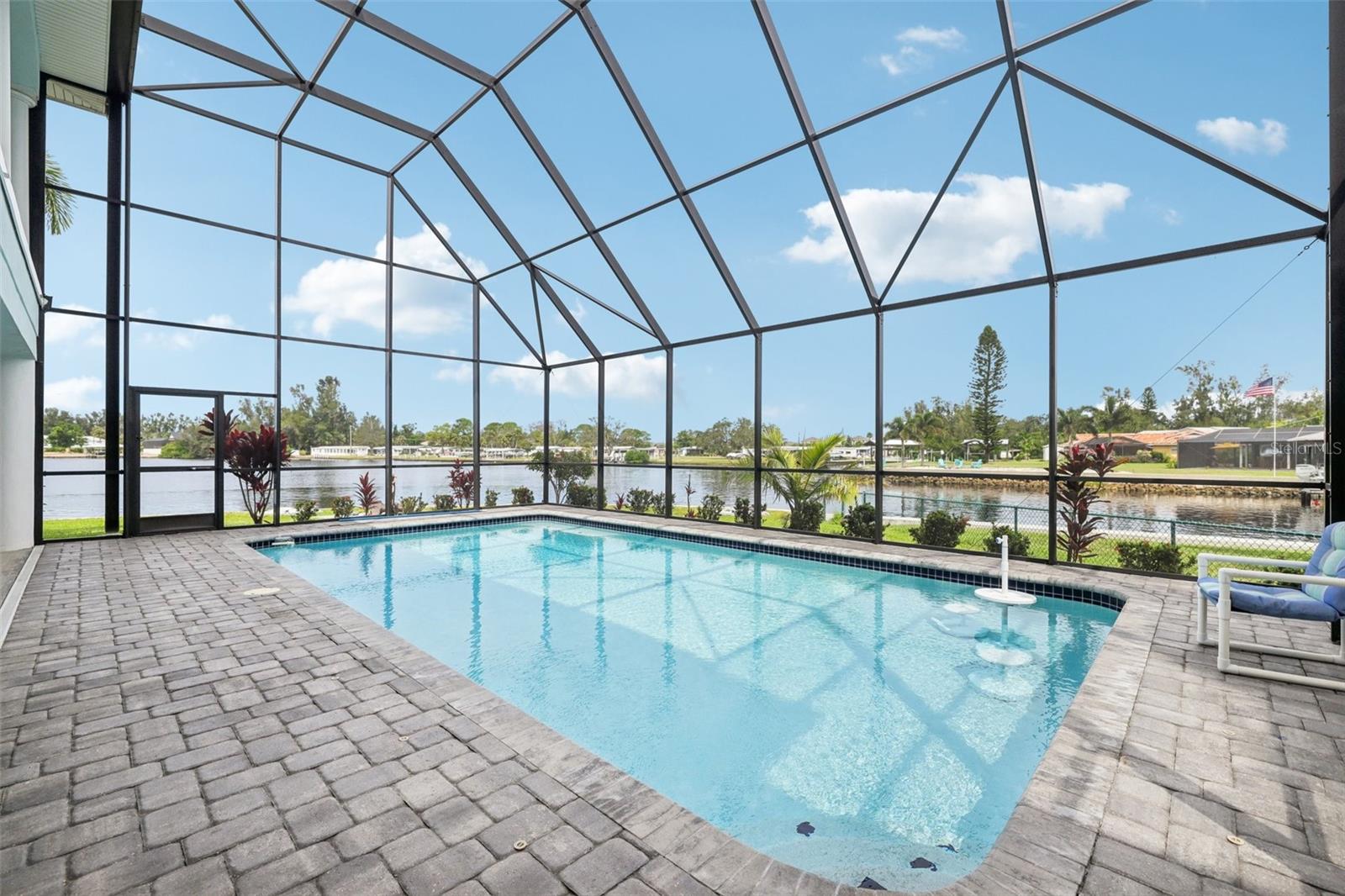 829 BLUE HERON BLVD, RUSKIN, FL, 33570