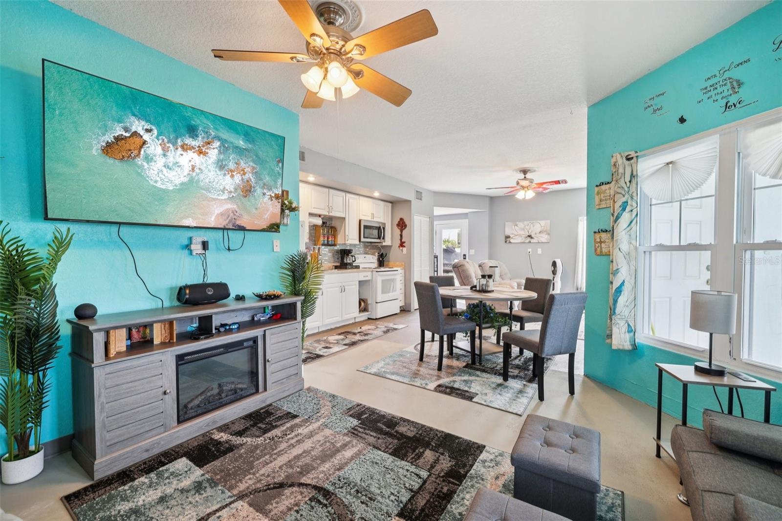 829 BLUE HERON BLVD, RUSKIN, FL, 33570