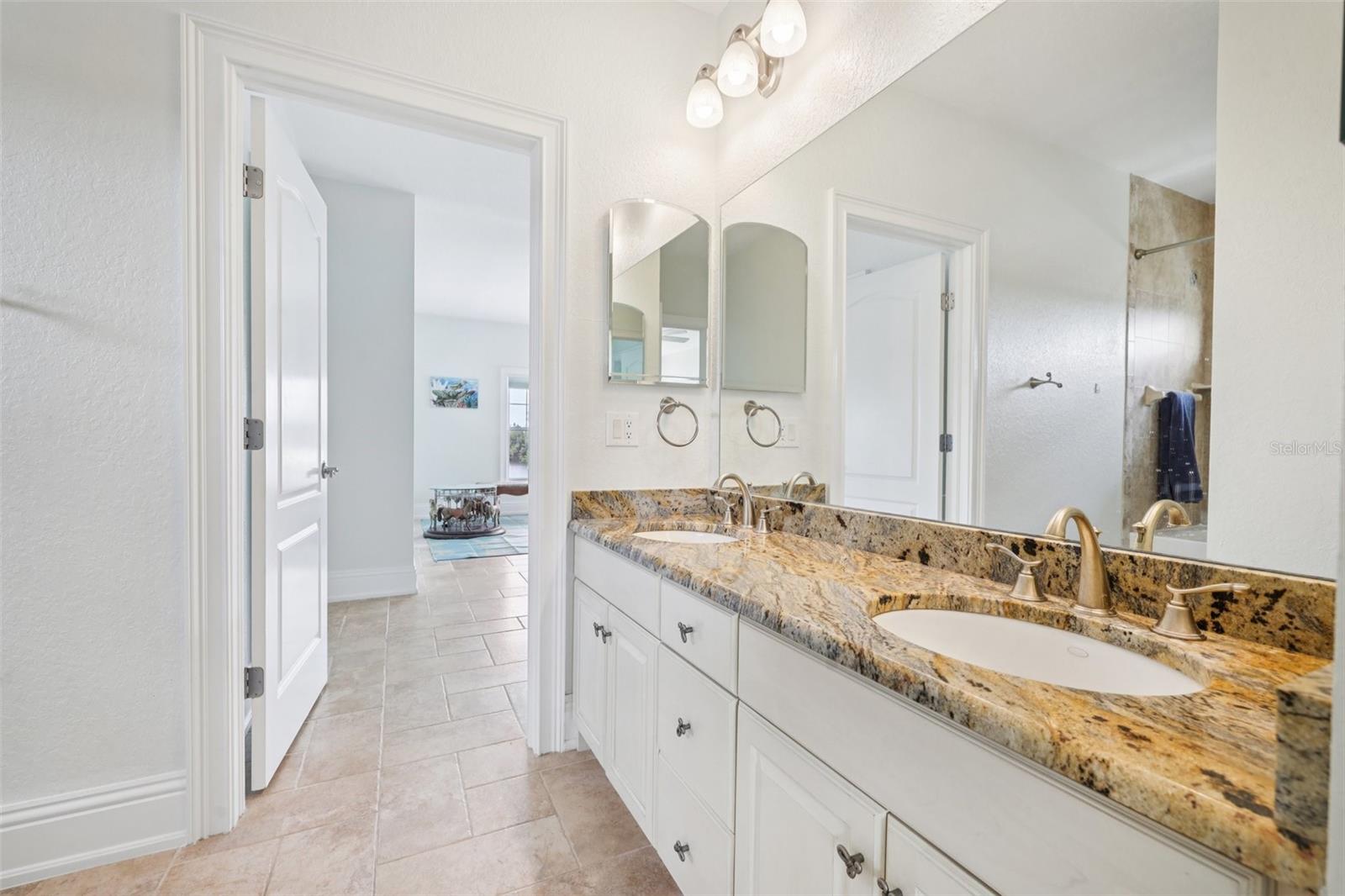 829 BLUE HERON BLVD, RUSKIN, FL, 33570