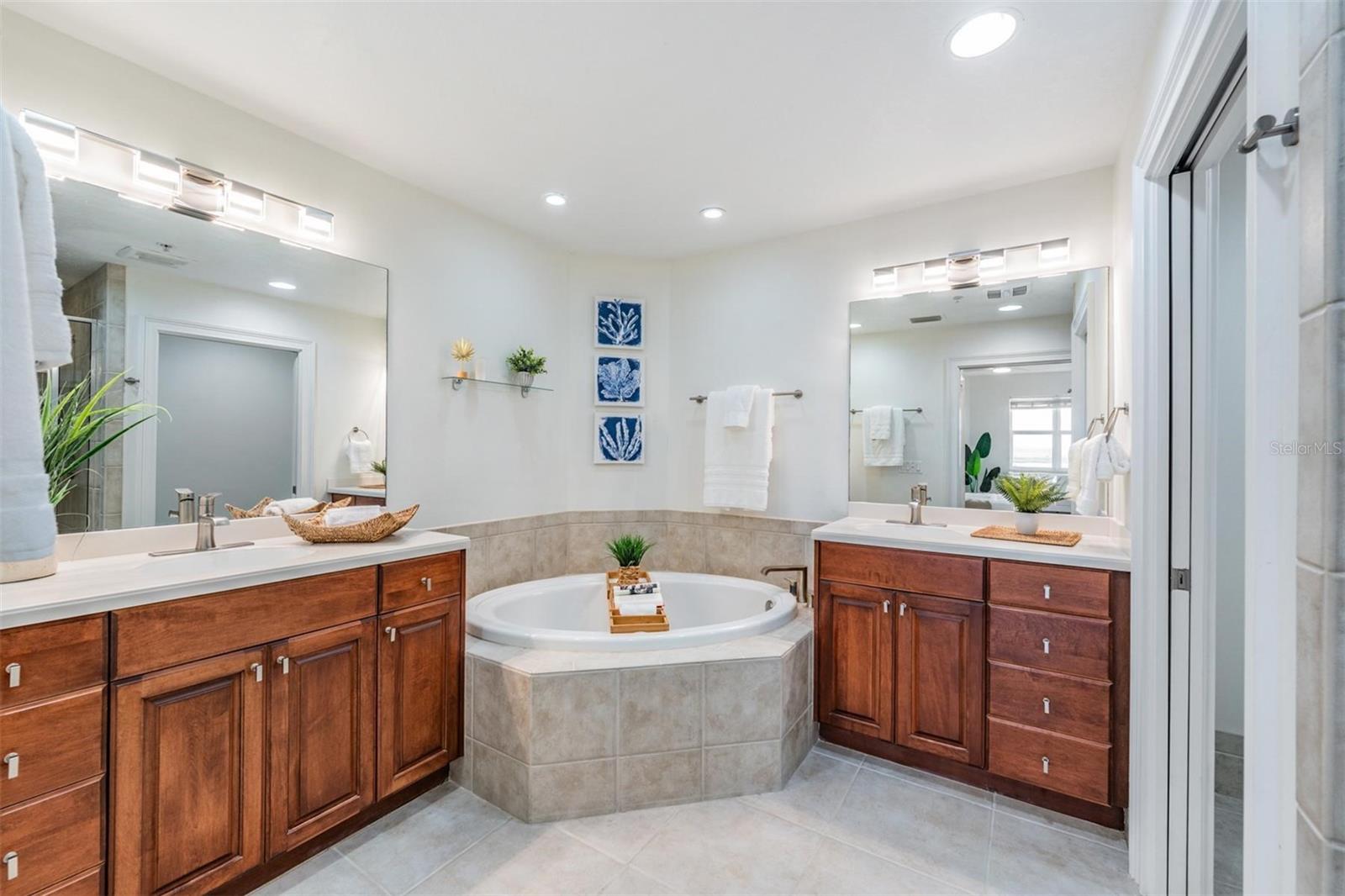 615 RIVIERA DUNES WAY #402, PALMETTO, FL, 34221