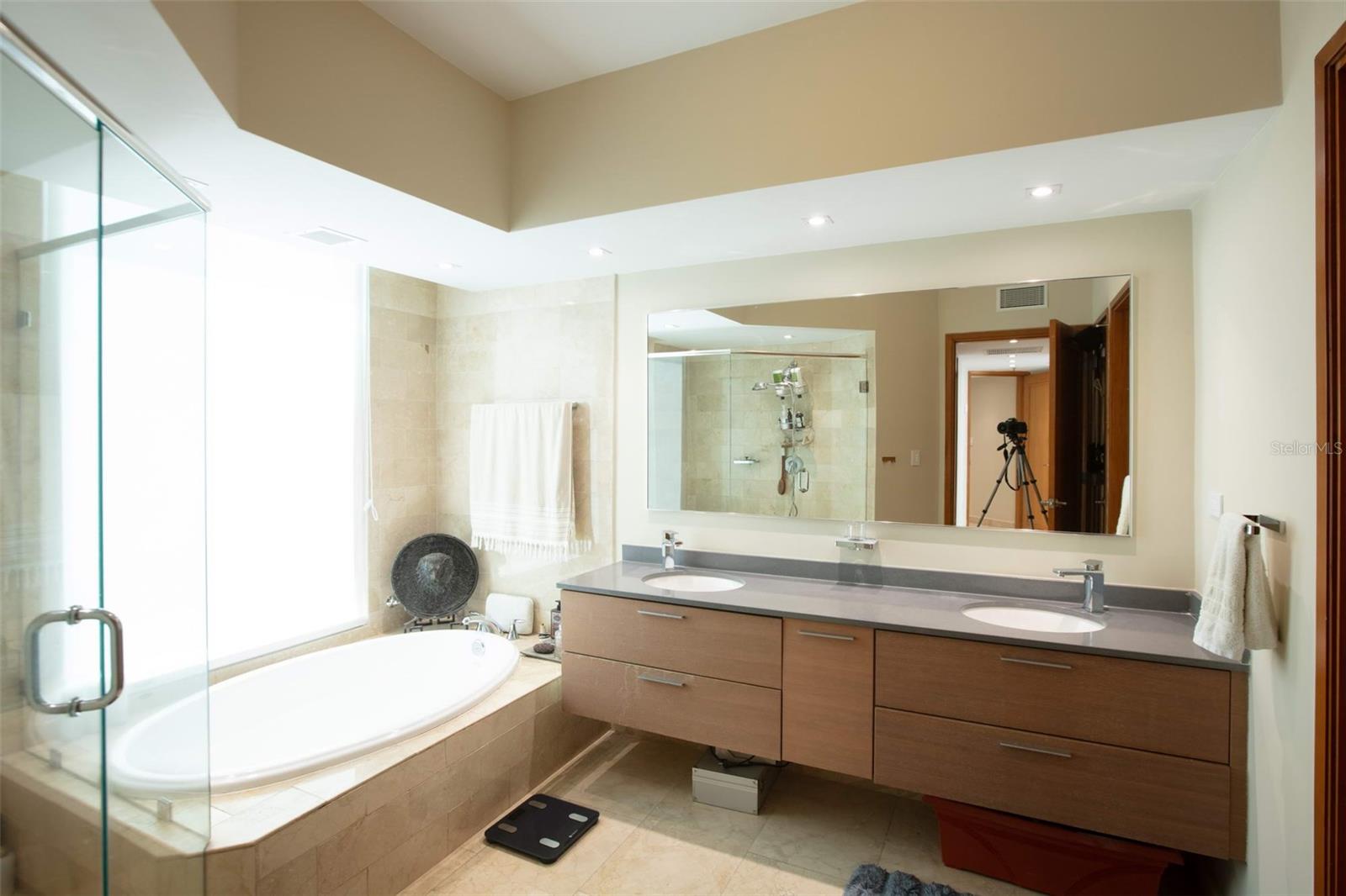 PR9116047 Property Photo