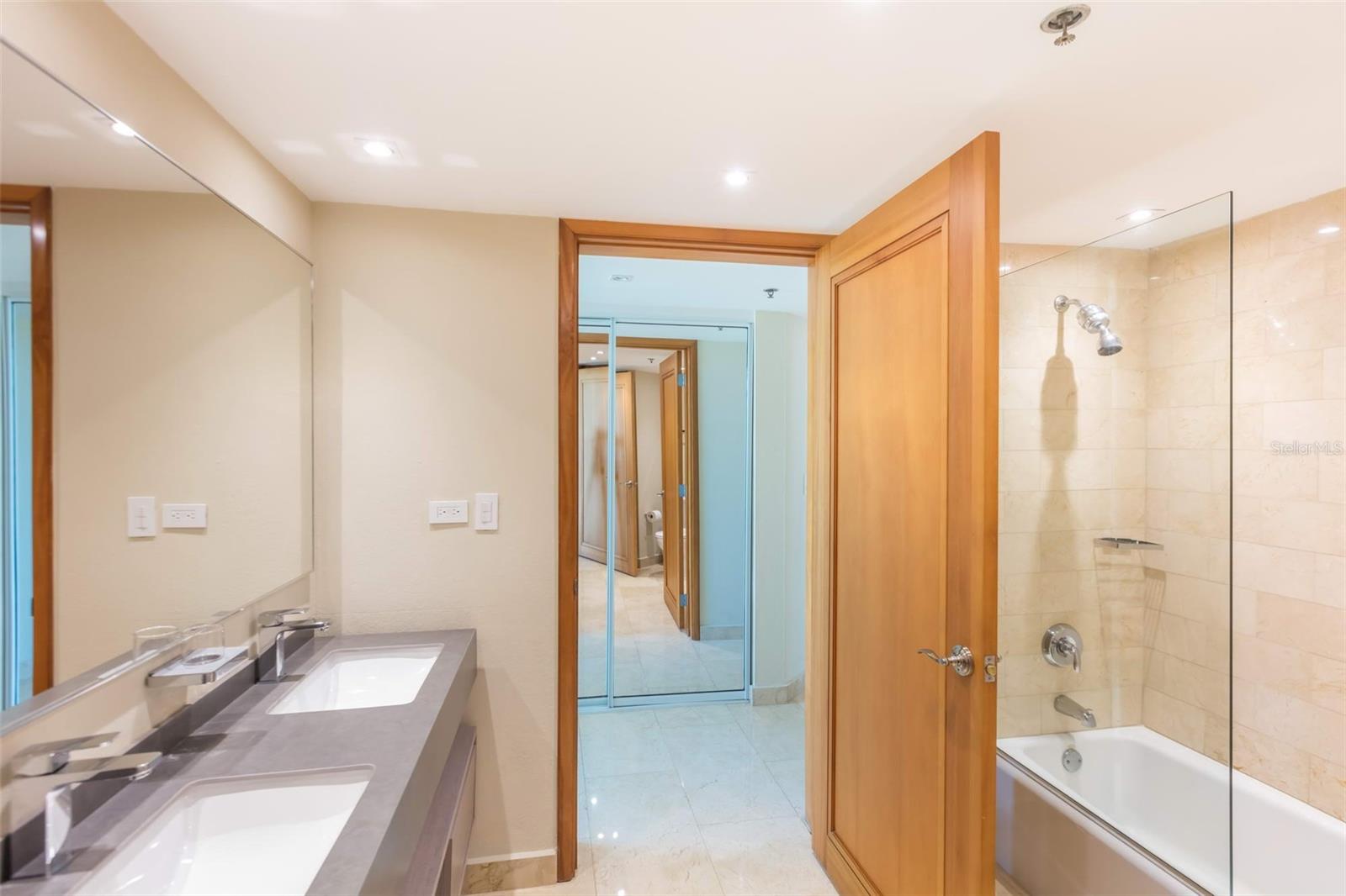 PR9116047 Property Photo