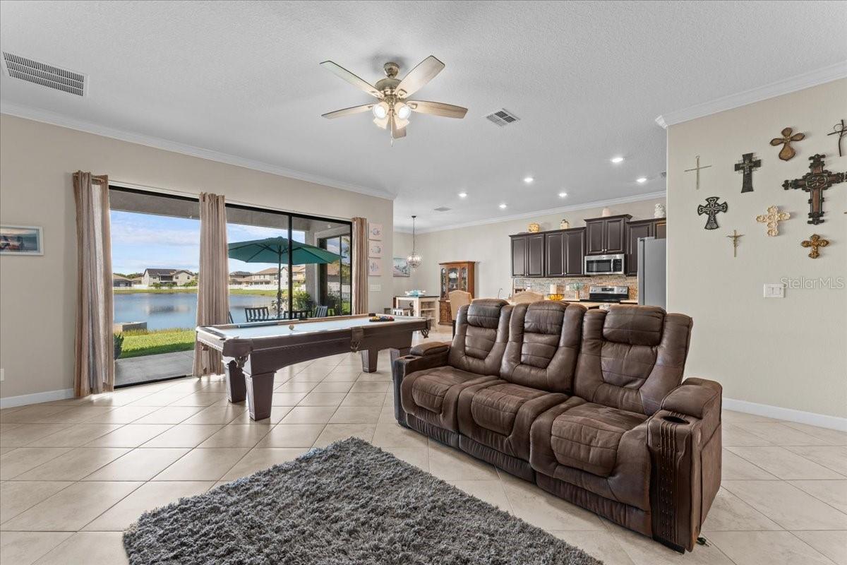 Open living floorplan with plenty of room for even a pool table!