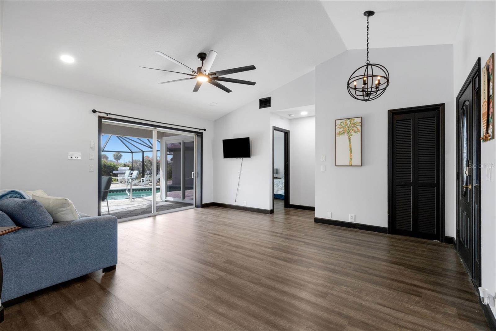 294 ROTONDA CIR, ROTONDA WEST, FL, 33947