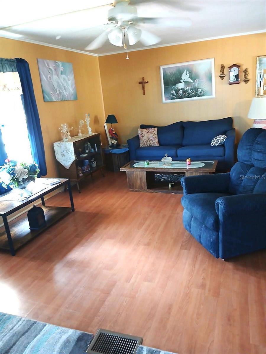 TB8427528 Property Photo