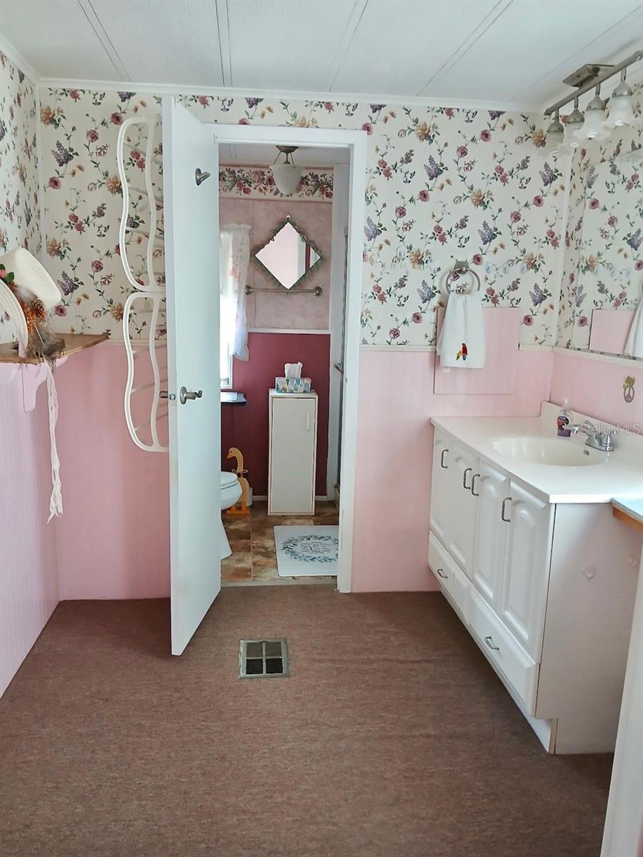 TB8427528 Property Photo