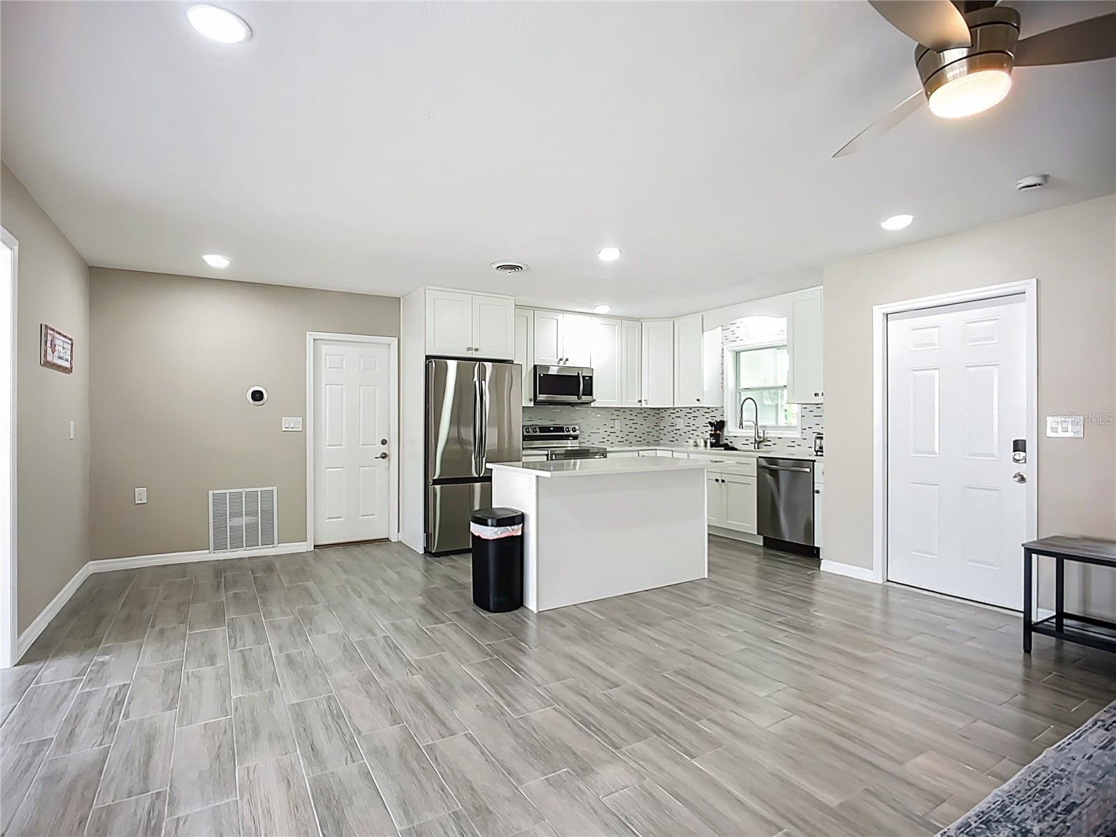 1160 LINDEN RD, VENICE, FL, 34293