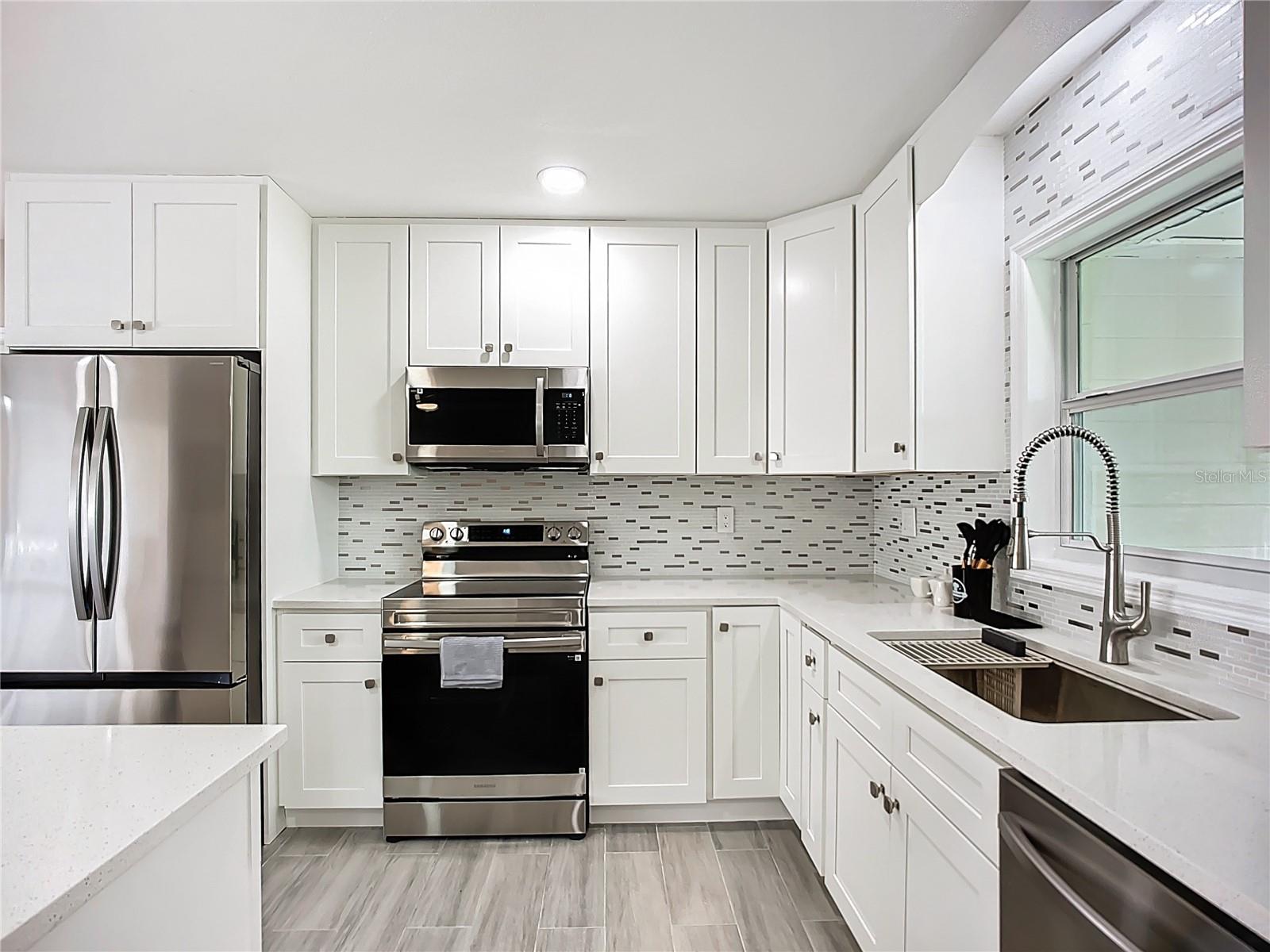 1160 LINDEN RD, VENICE, FL, 34293