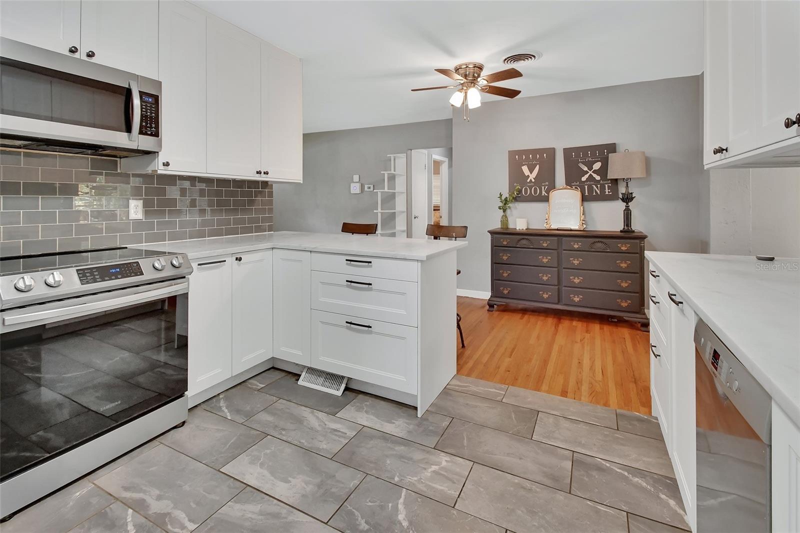 807 W CHURCH ST, DELAND, FL, 32720