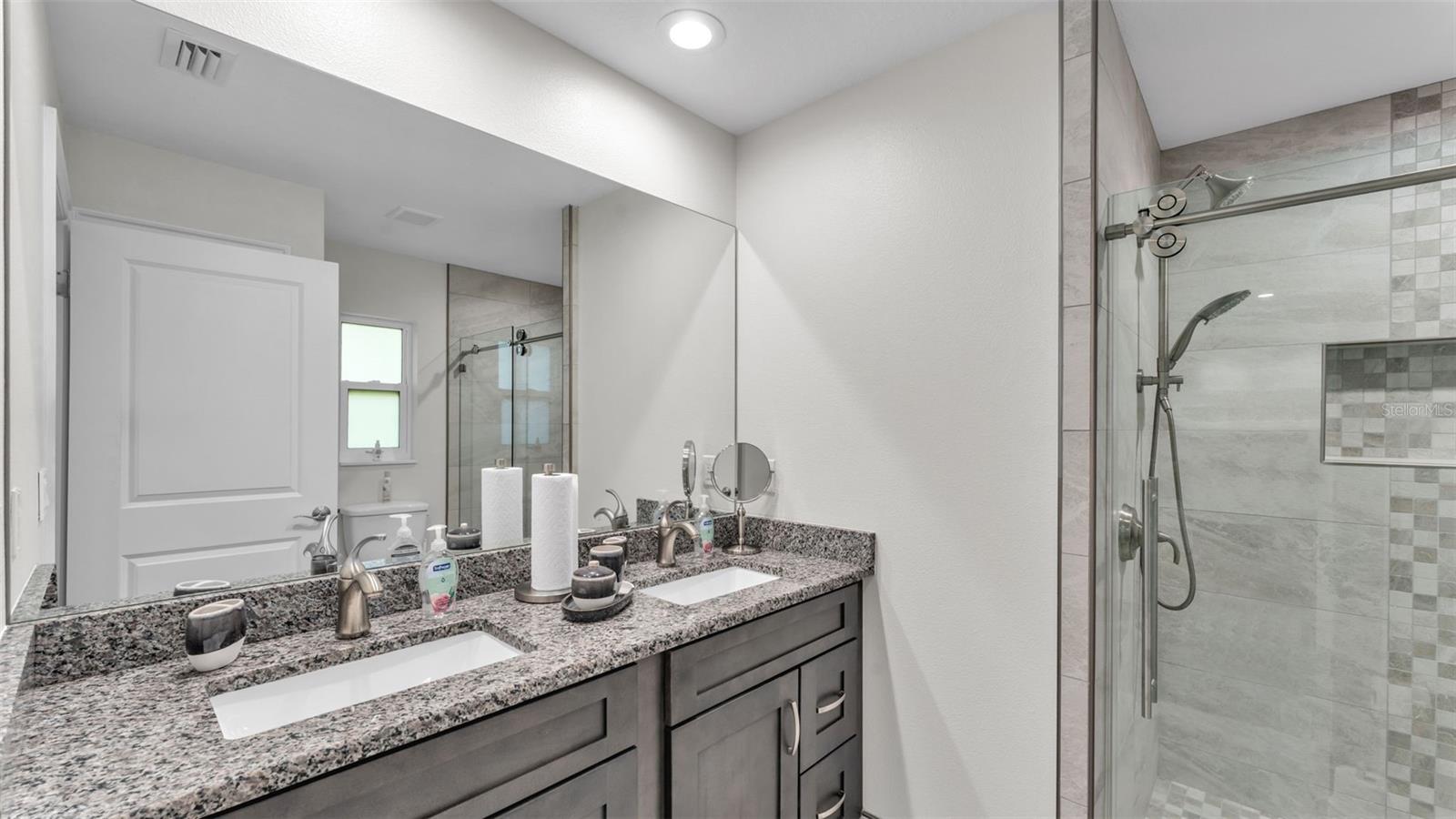 671 LAKE AUGUST DR, LAKE PLACID, FL, 33852