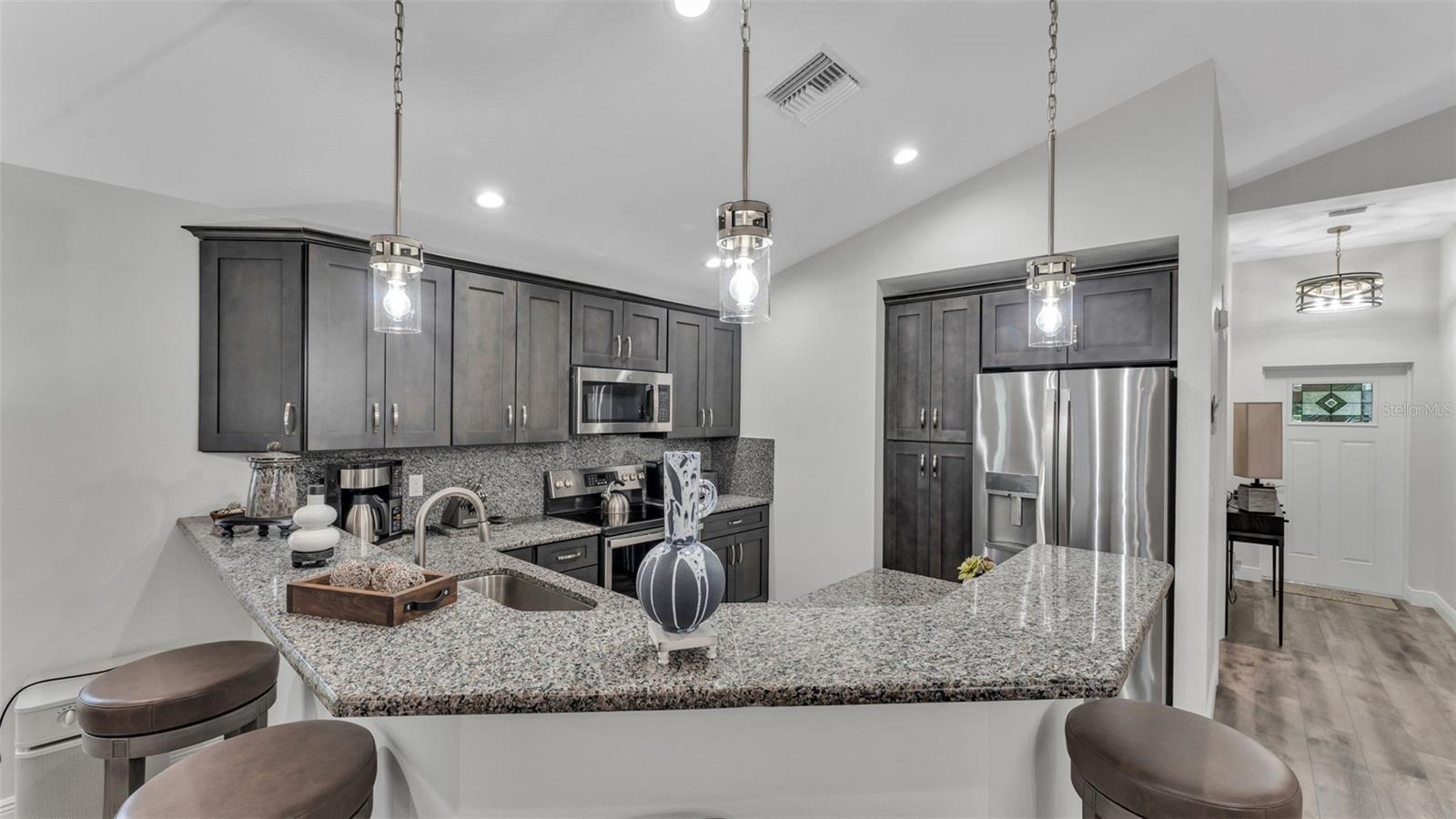 671 LAKE AUGUST DR, LAKE PLACID, FL, 33852