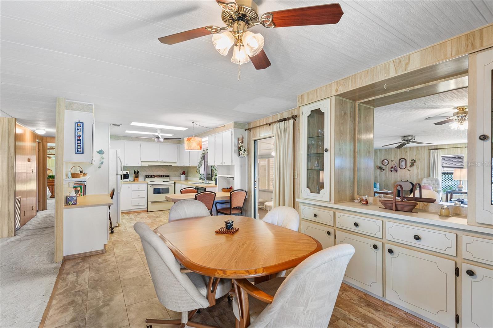 P4936301 Property Photo