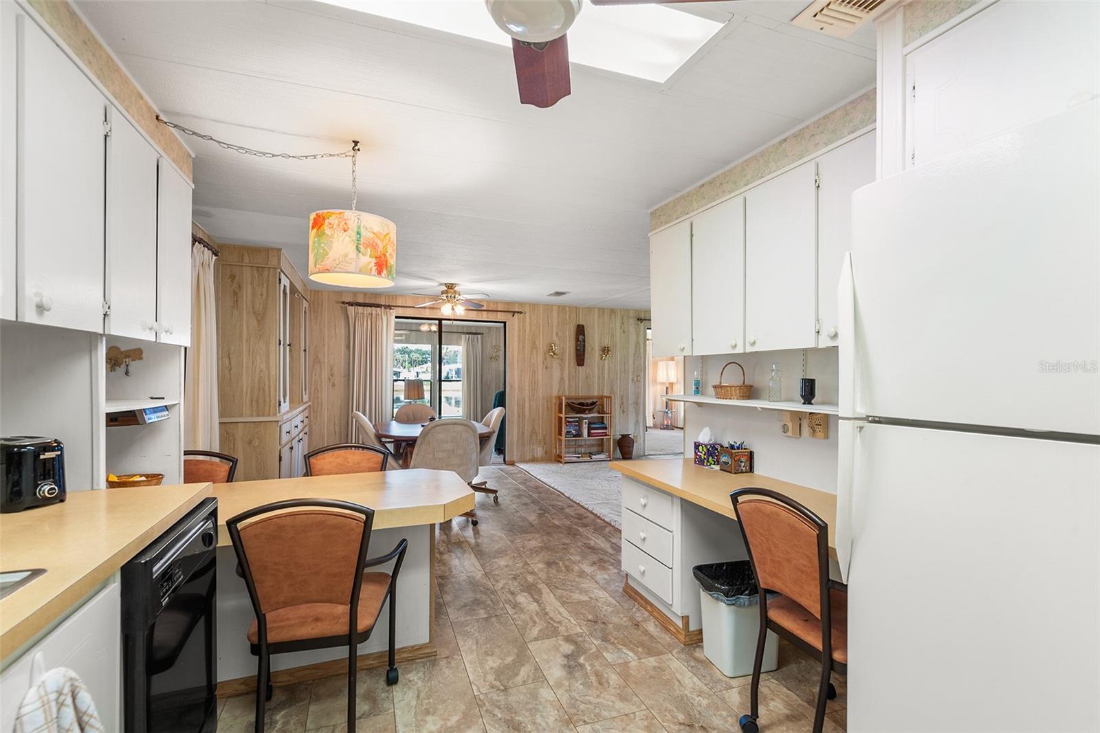 P4936301 Property Photo