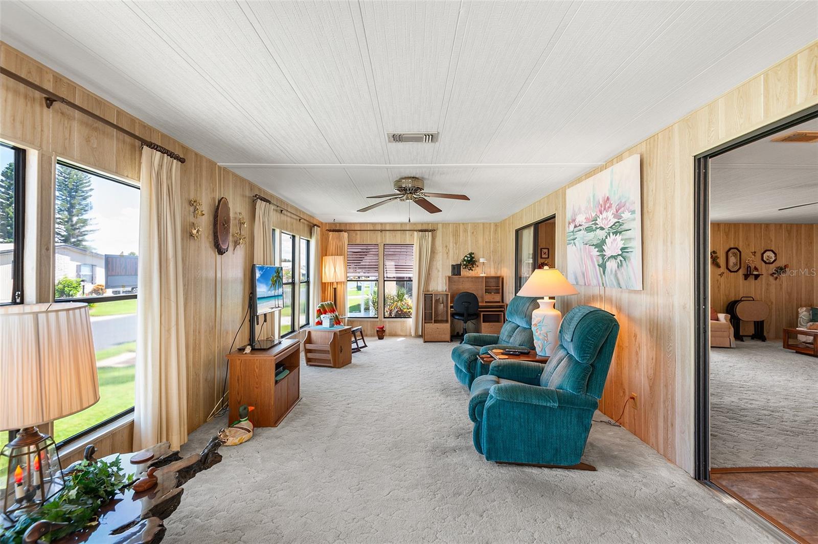 P4936301 Property Photo