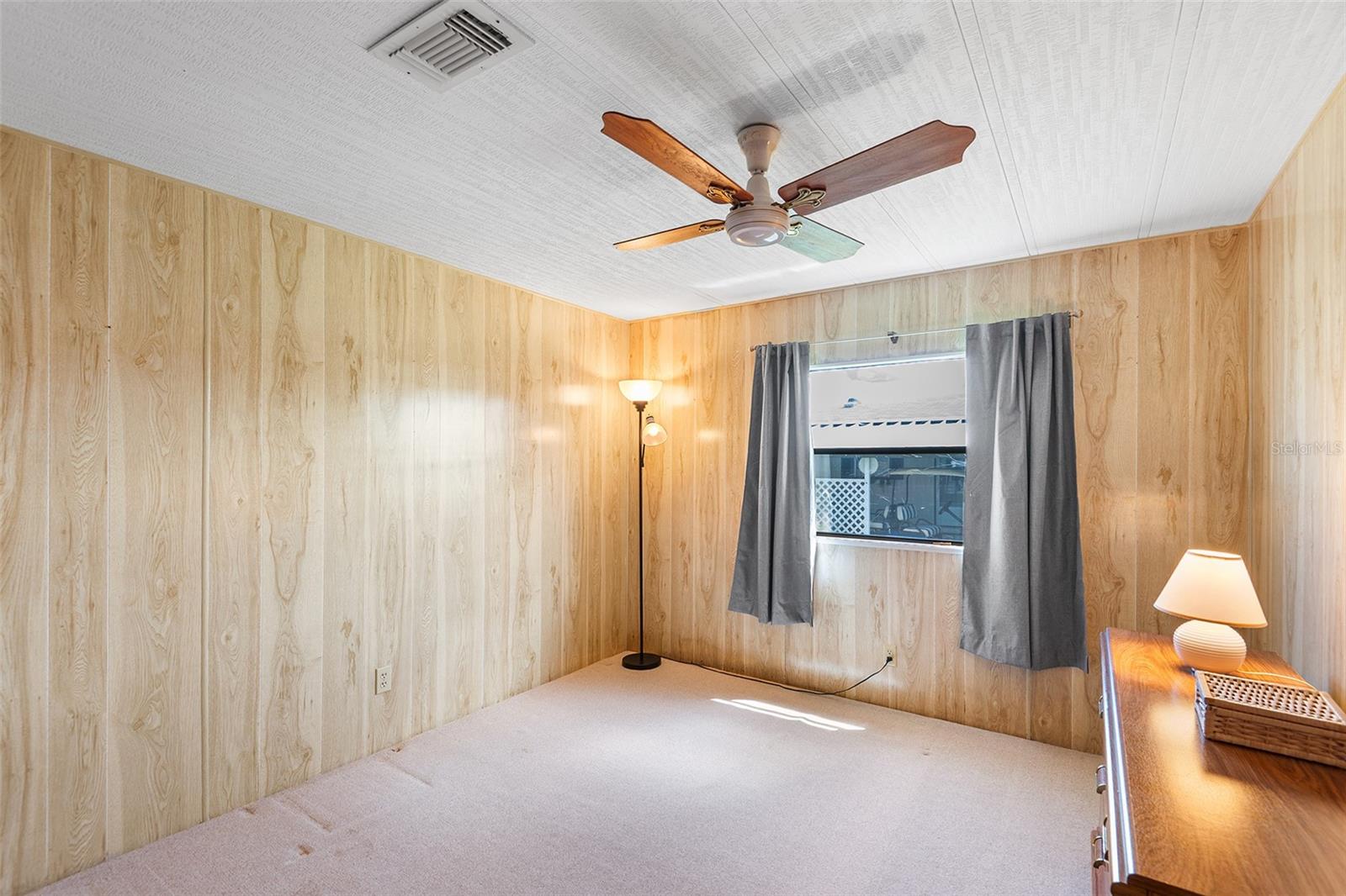 P4936301 Property Photo