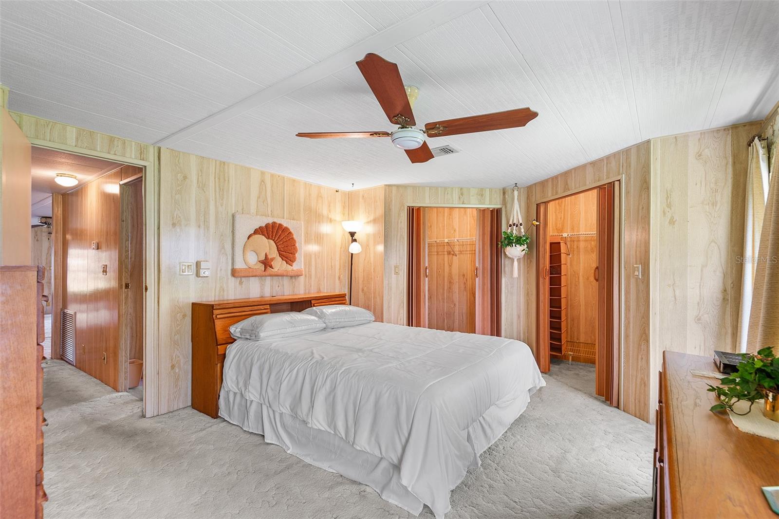 P4936301 Property Photo