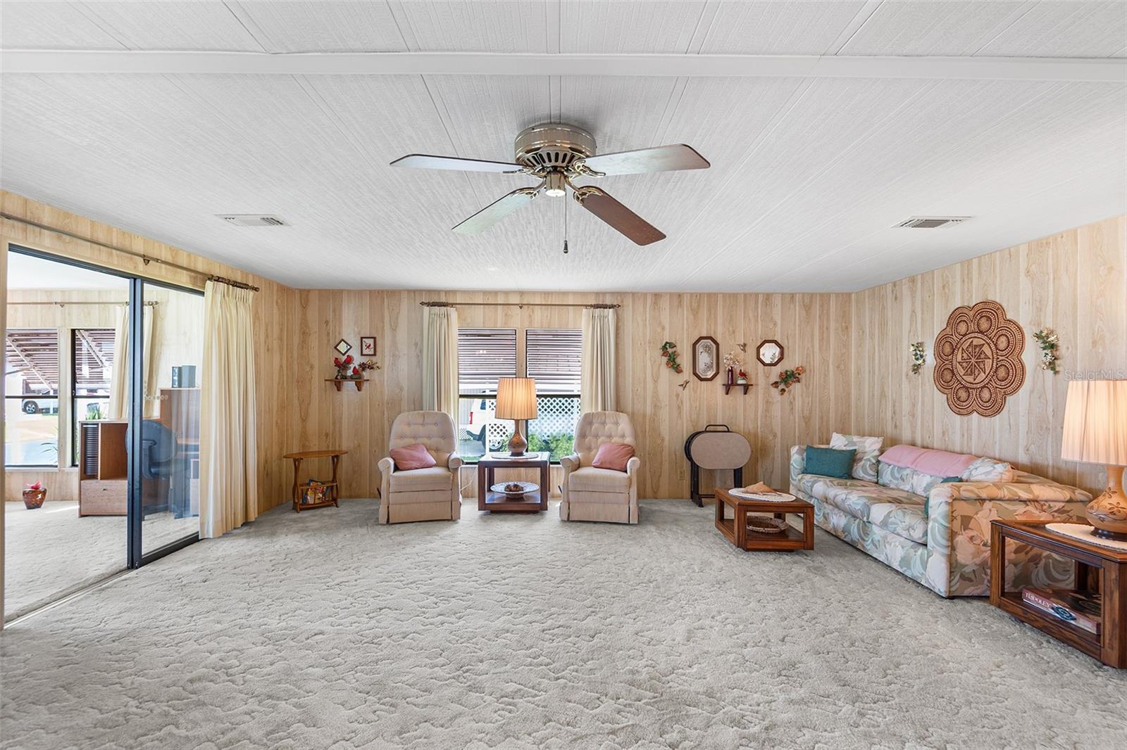 P4936301 Property Photo