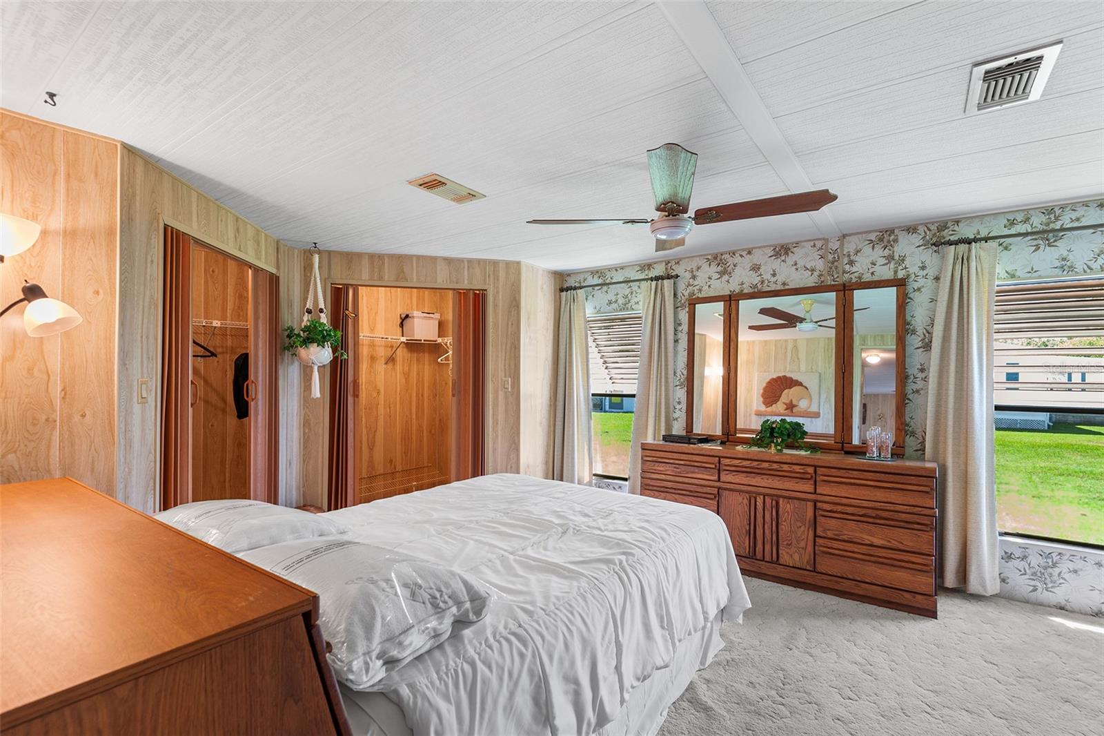 P4936301 Property Photo