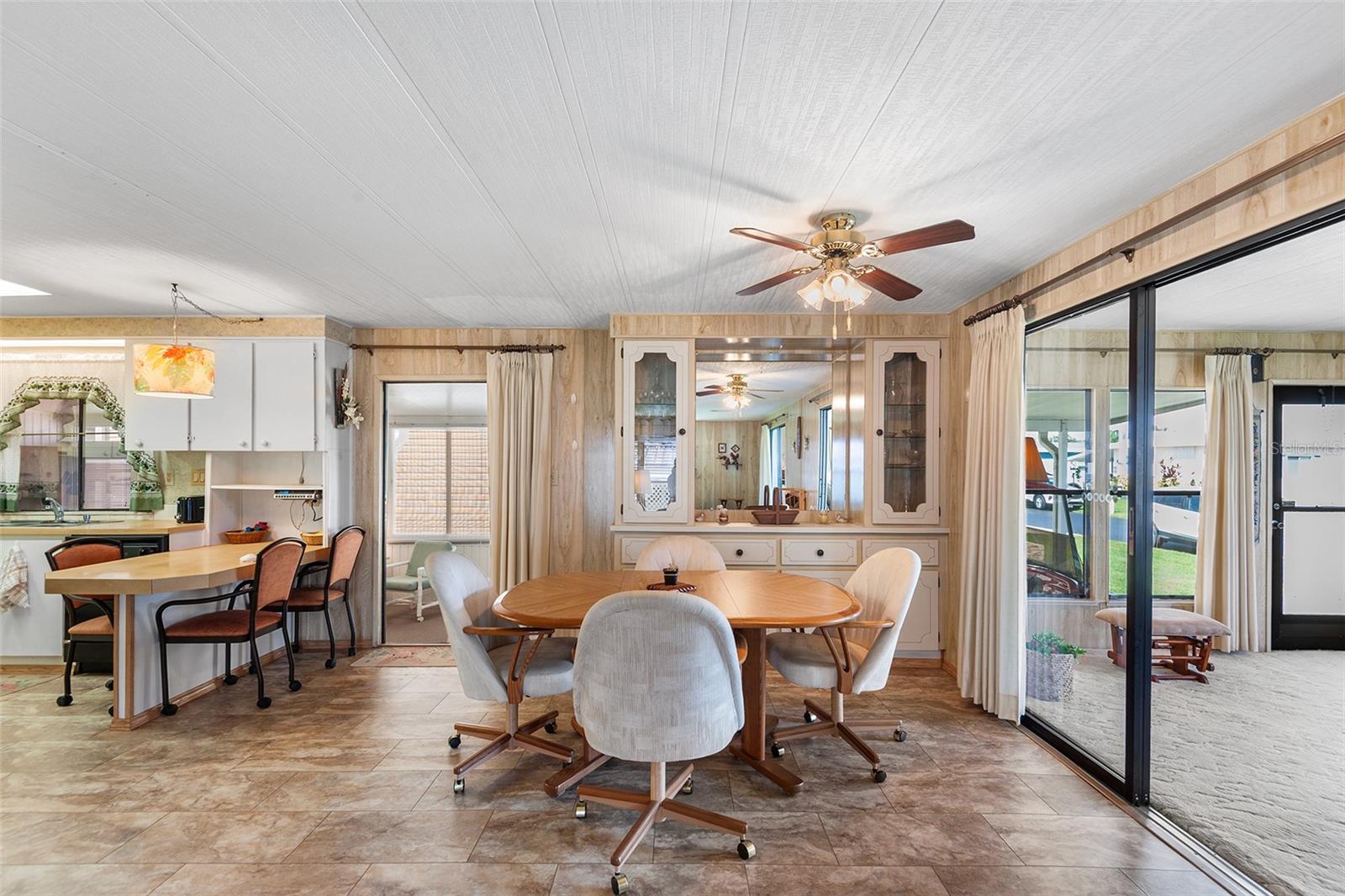 P4936301 Property Photo